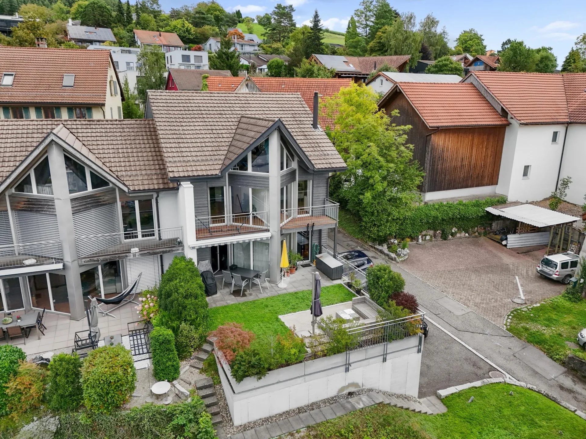 Grosszügiges 5.5-Zi-DEFH mit 237m2 Wohnfläche