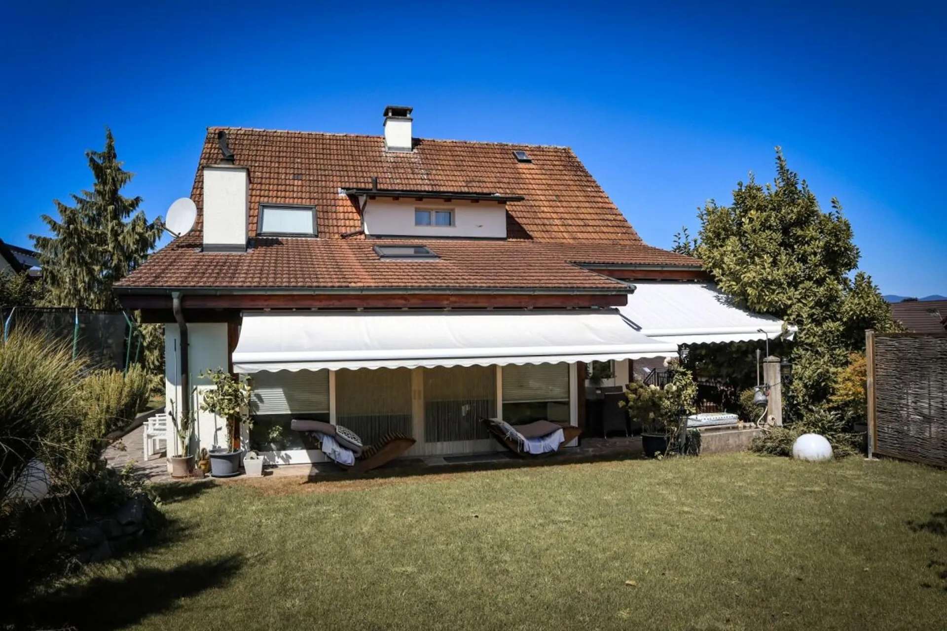 grosszügiges 6 1/2 Zimmer-Einfamilienhaus mit kleiner Einliegerwohnung