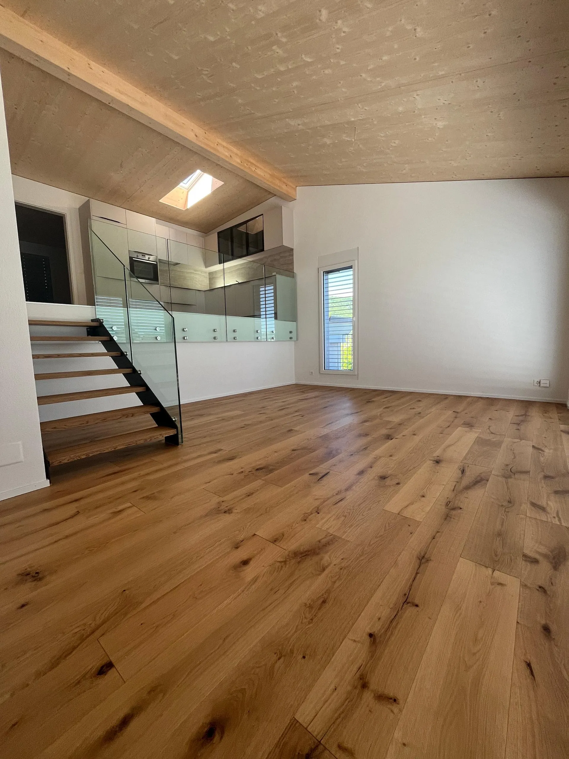 Erstbezug – Exklusive 3.5-Zimmer-Dachwohnung mit grosser Terrasse