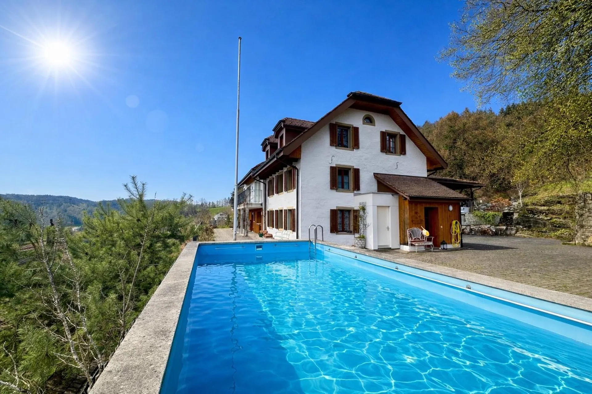 Historisches Mehrfamilienhaus mit modernem Komfort,( Wohnen/Arbeiten/Vermieten)