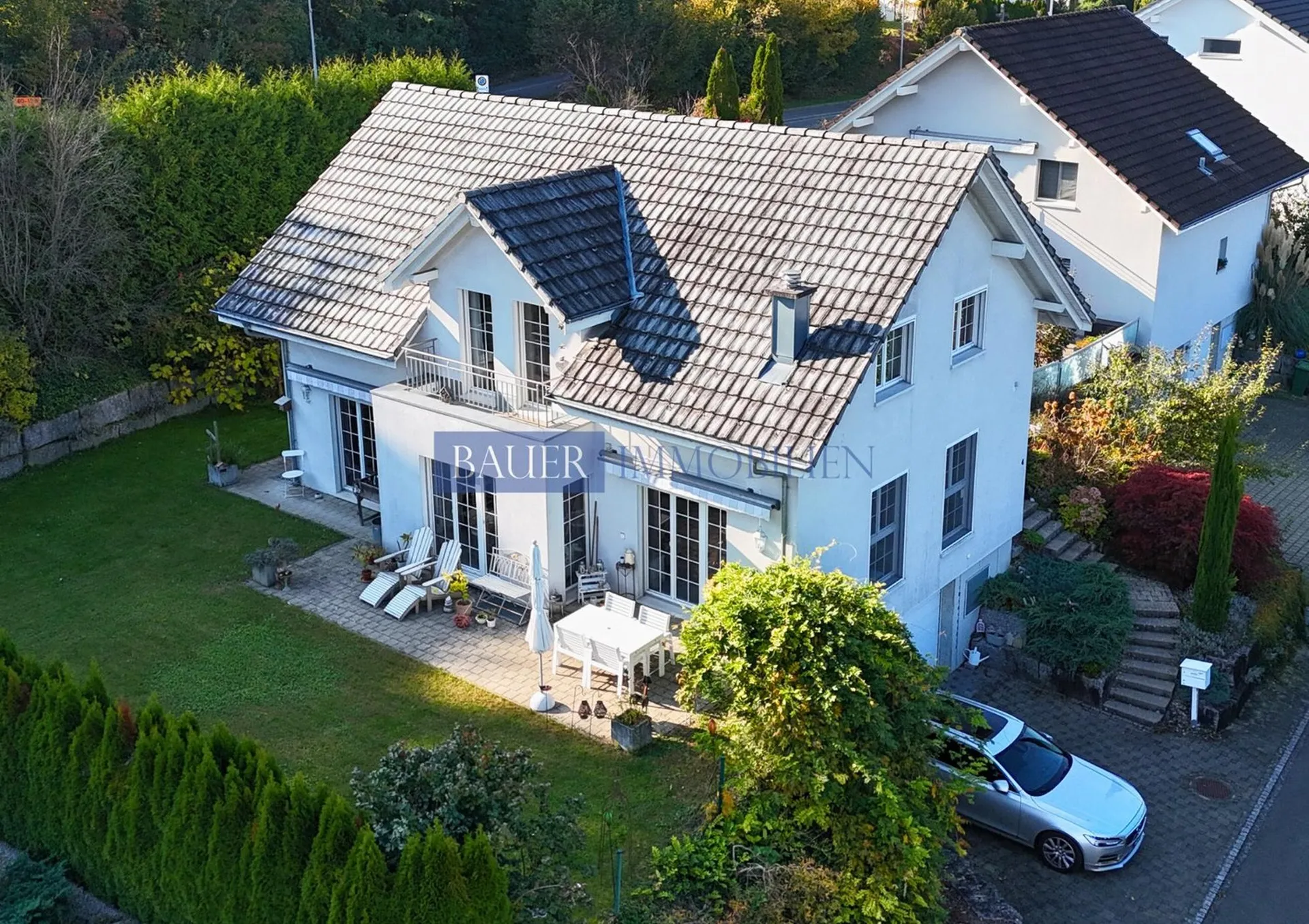 *VERKAUFT* Modernes Traumhaus mit Weitsicht und idyllischem Garten