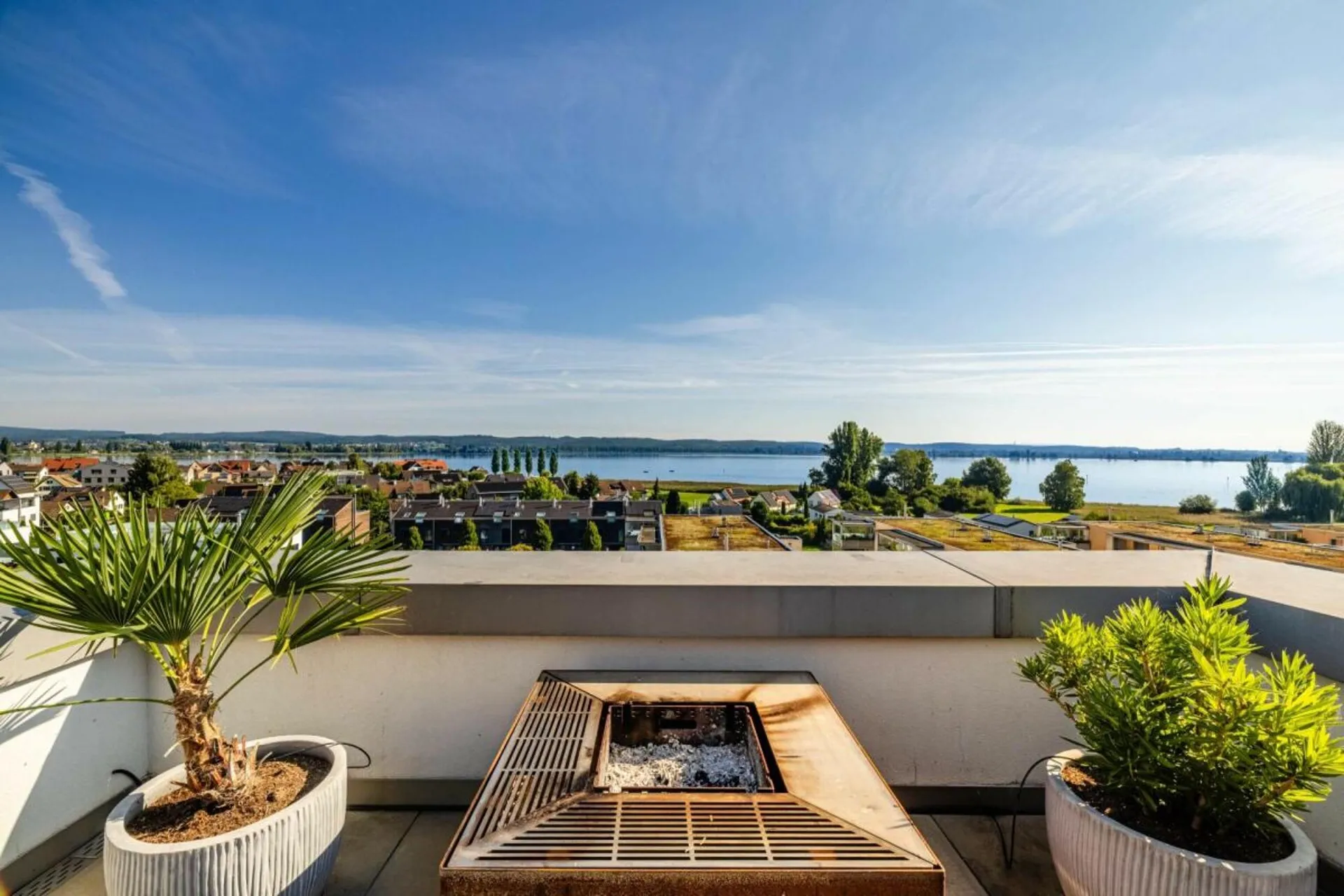 Exklusive Aussichtslage: Terrassenwohnung mit freiem Blick auf den Bodensee