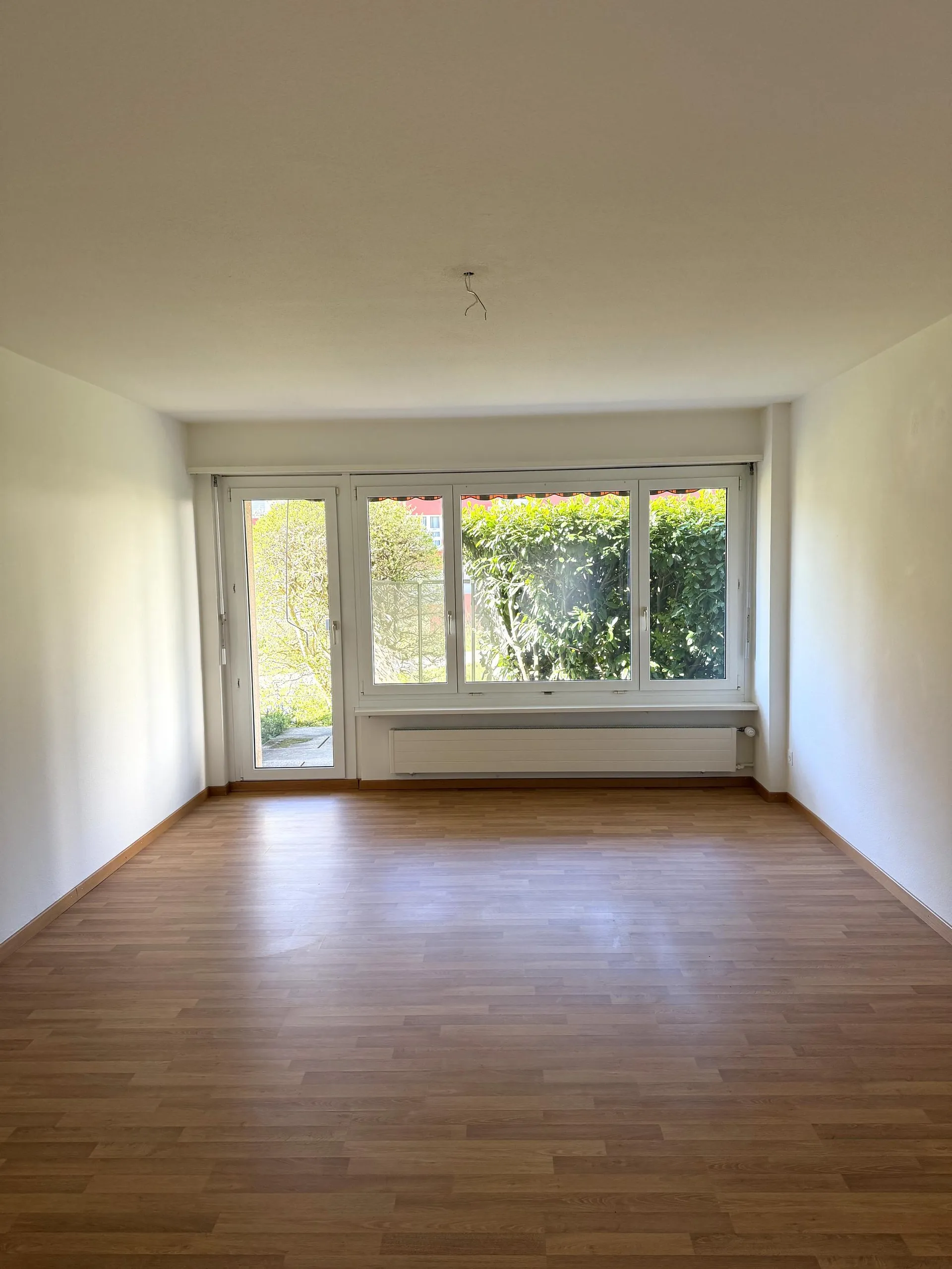 Ab sofort 2½-Zimmer Wohnung mit Gartensitzplatz zum vermieten