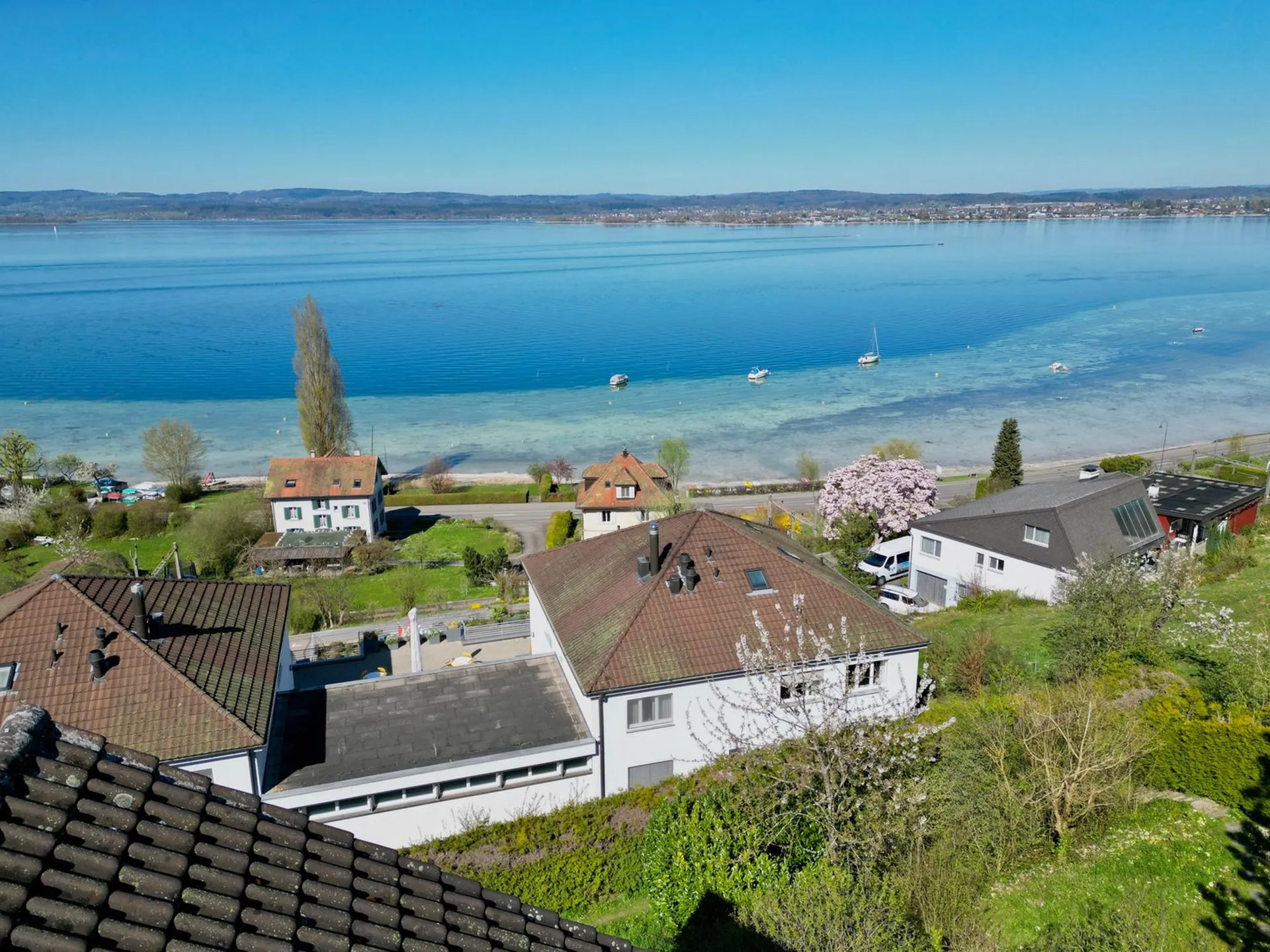 5-Zimmer-Maisonette-Gartenwohnung mit traumhafter unverbaubarer Seesicht