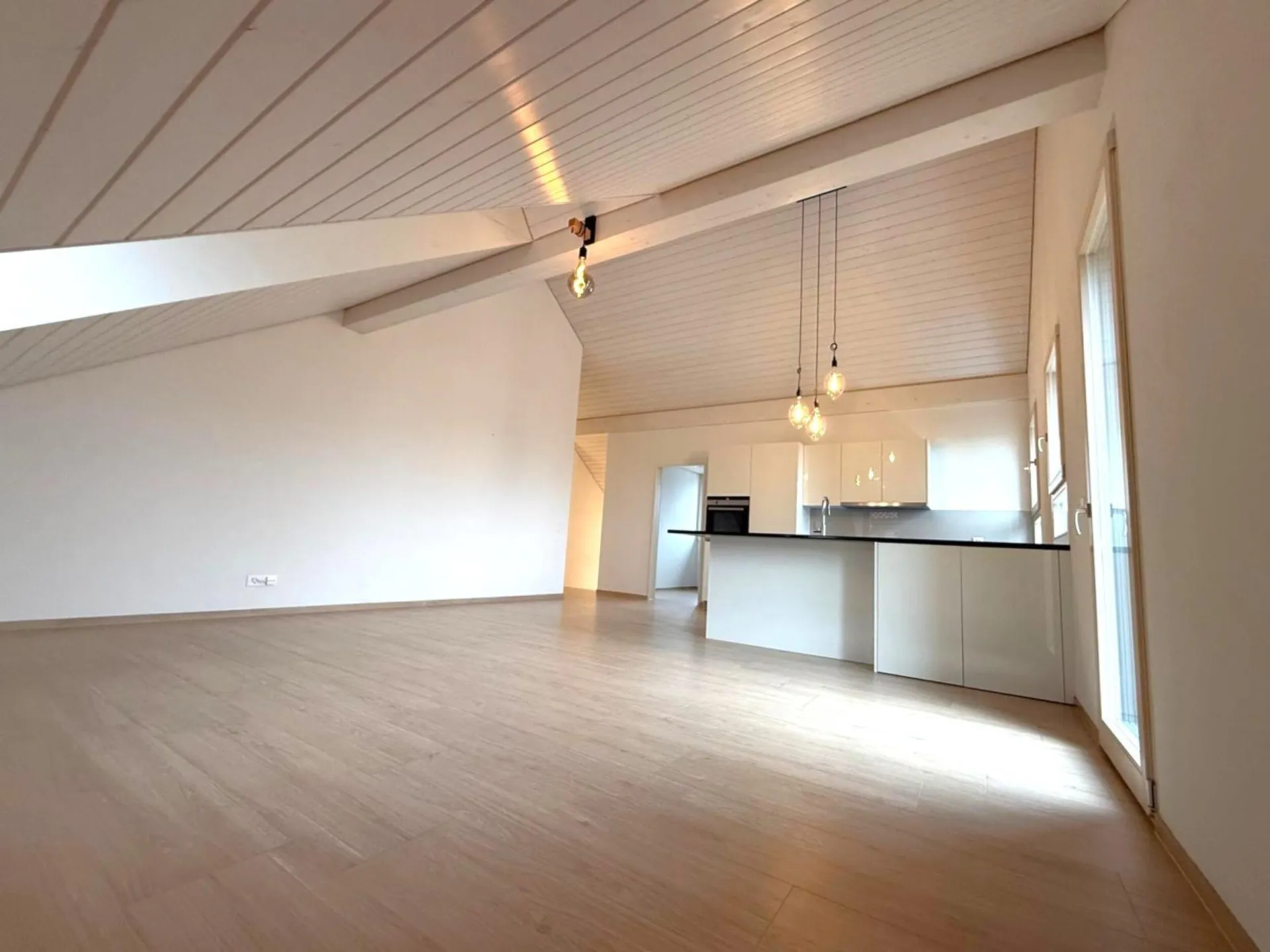 IHR NEUES ZUHAUSE: Moderne 5.5-Zimmerwohnung mit Balkon
