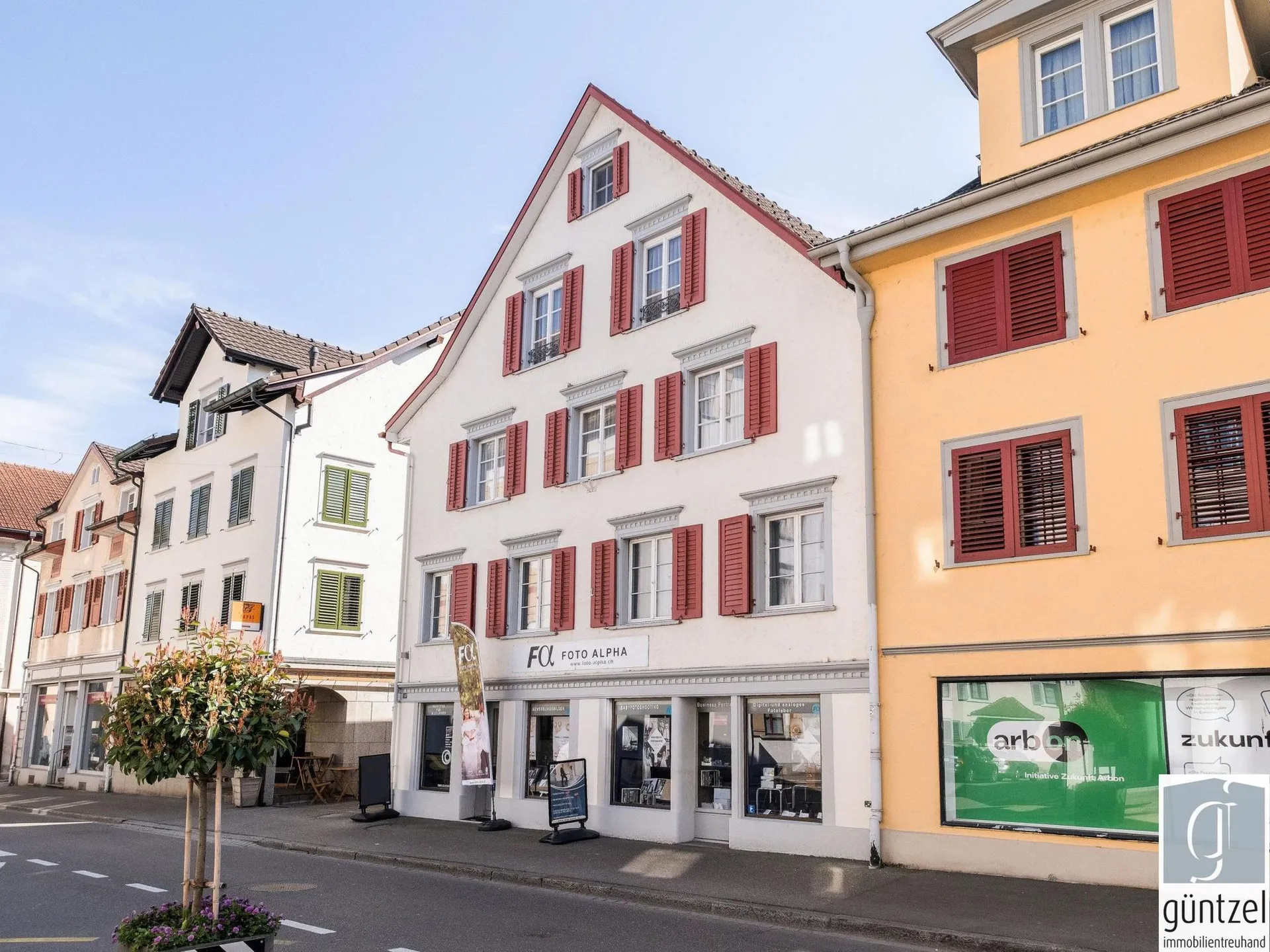 Zweifamilienhaus mit Ladengeschäft - gut geeignet zur Selbstnutzung