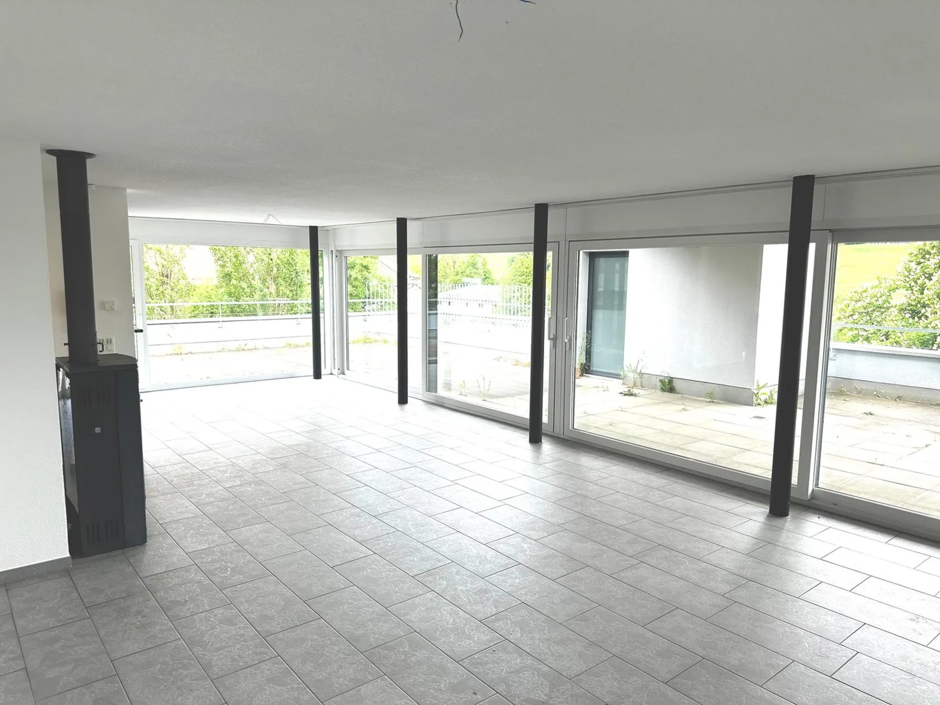 Grosszügige 6-Zimmer-Attikawohnung mit Cheminée und grosser Terrasse