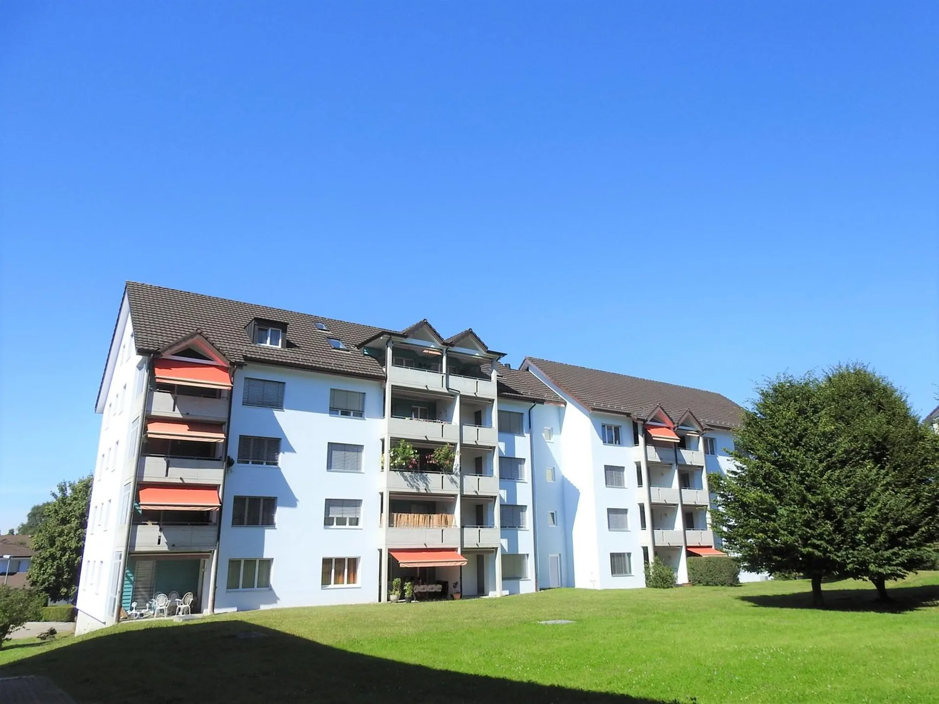 grosszügige 1.5-Zimmer-Wohnung mit Gartensitzplatz an ruhiger Lage