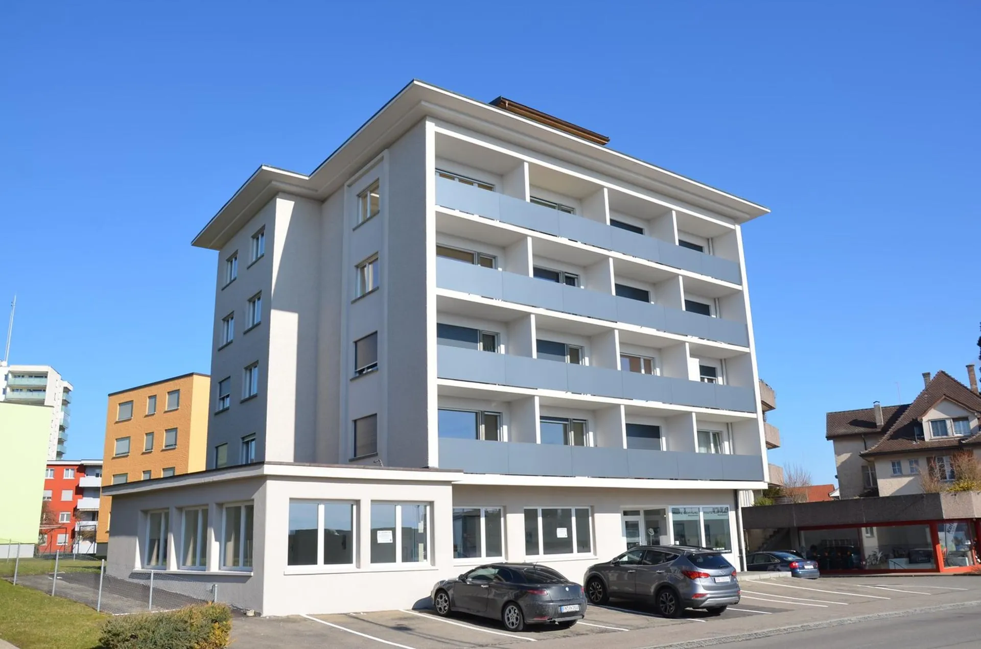 moderne 1.5-Zimmer-Wohnung mit Balkon und Lift im Haus an zentraler Lage