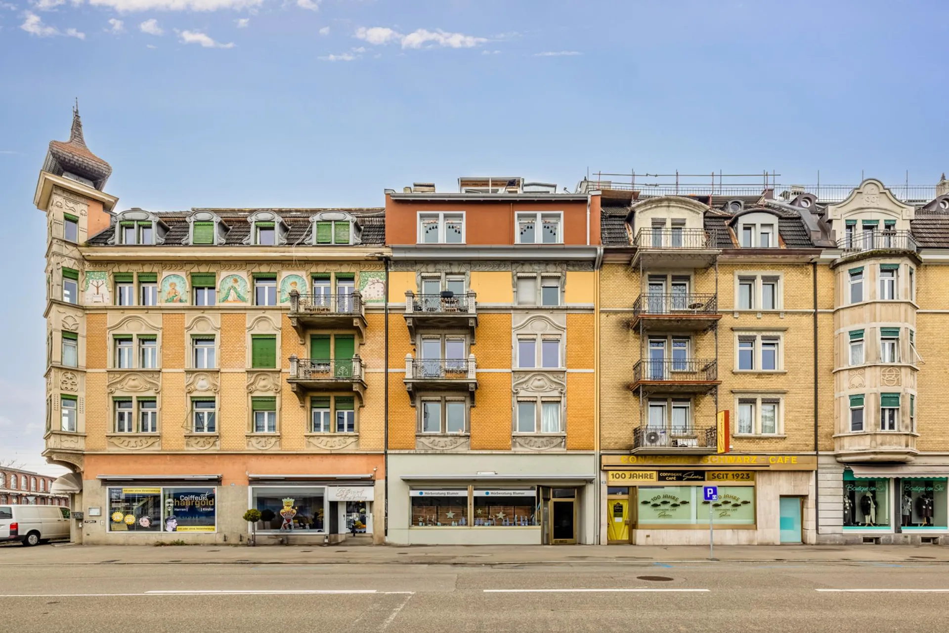 Grosszügige 3.5-Zimmer Wohnung mit schöner Dachterasse