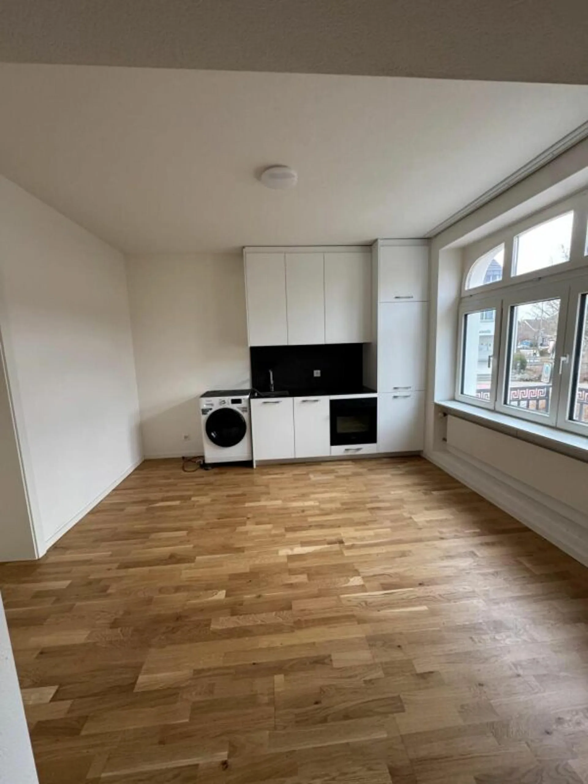 ERSTVERMIETUNG, kernsanierte 2.0 Zimmer Wohnung