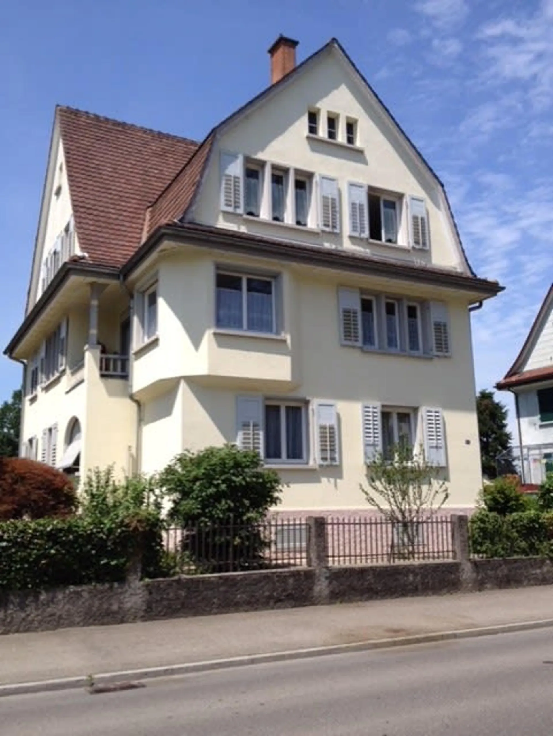 Altbau 5.5-Zimmer-Maisonette-Wohnung mit Seeblick in Arbon
