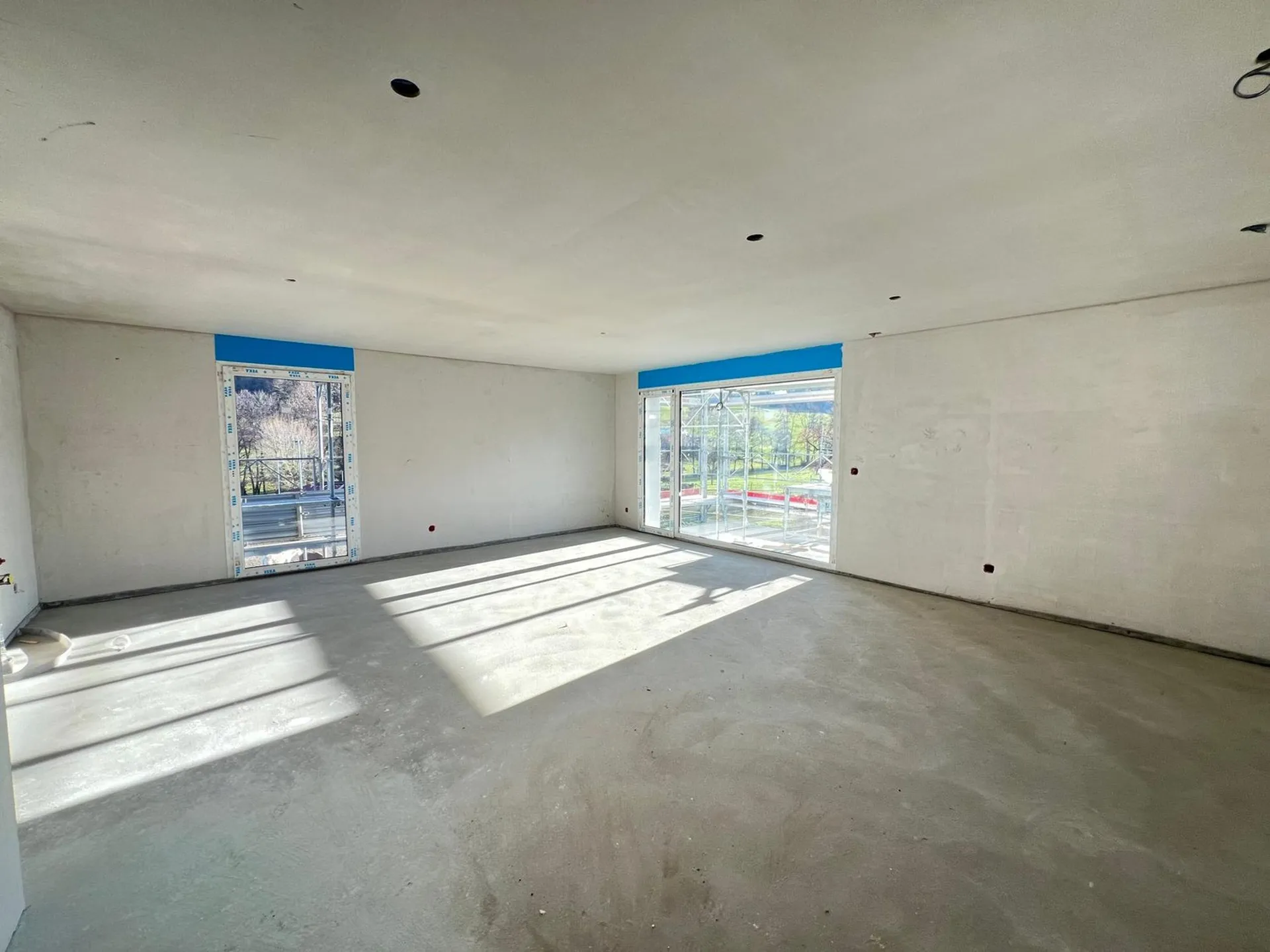 Grand duplex contemporain à Chavannes-les-Forts – Espace, lumière, confort