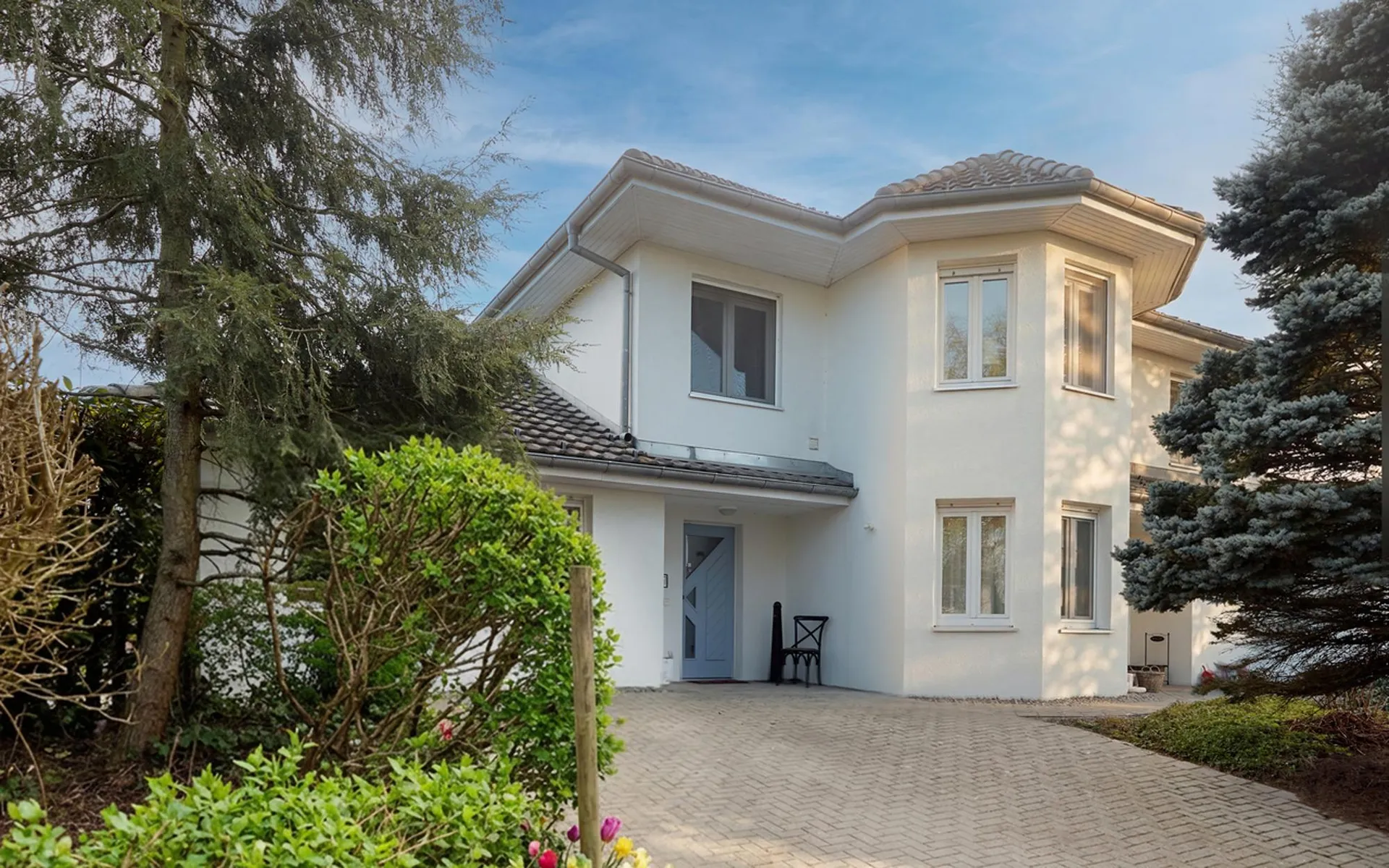 VILLA MIT GARTEN UND RAUM FÜR INDIVIDUALITÄT