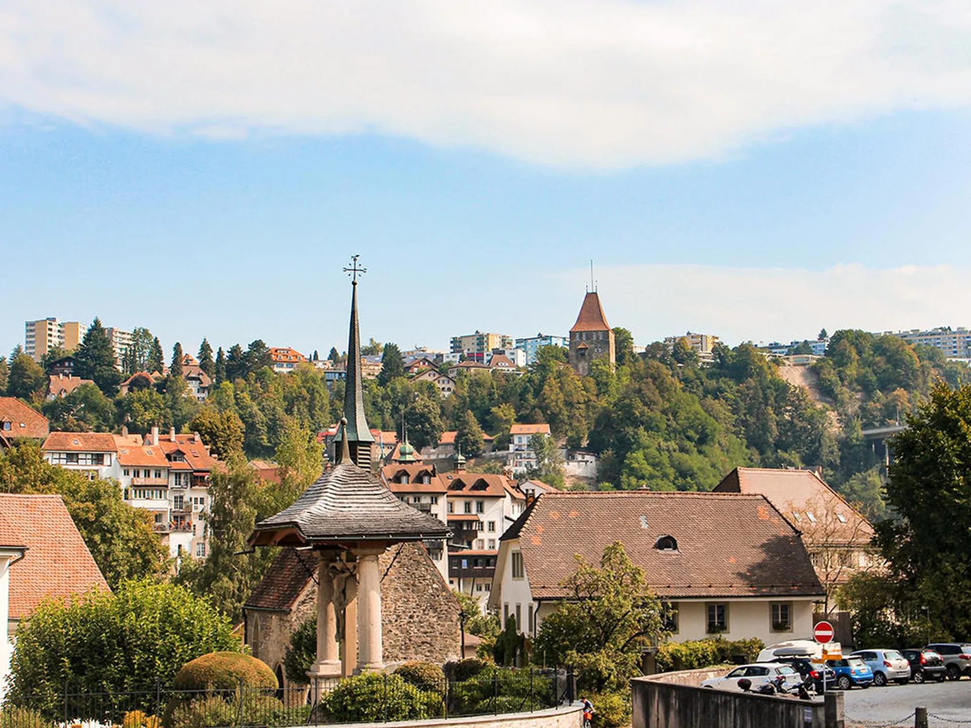 AUX PORTES DE FRIBOURG - VILLA AU CARACTÈRE UNIQUE