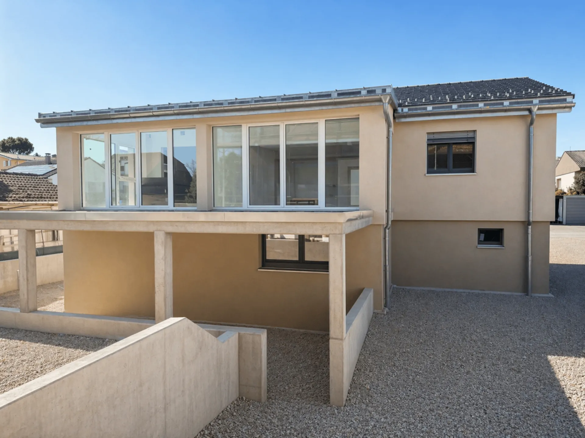 Villa spacieuse entièrement rénovée à louer à St-Aubin - superbe opportunité !