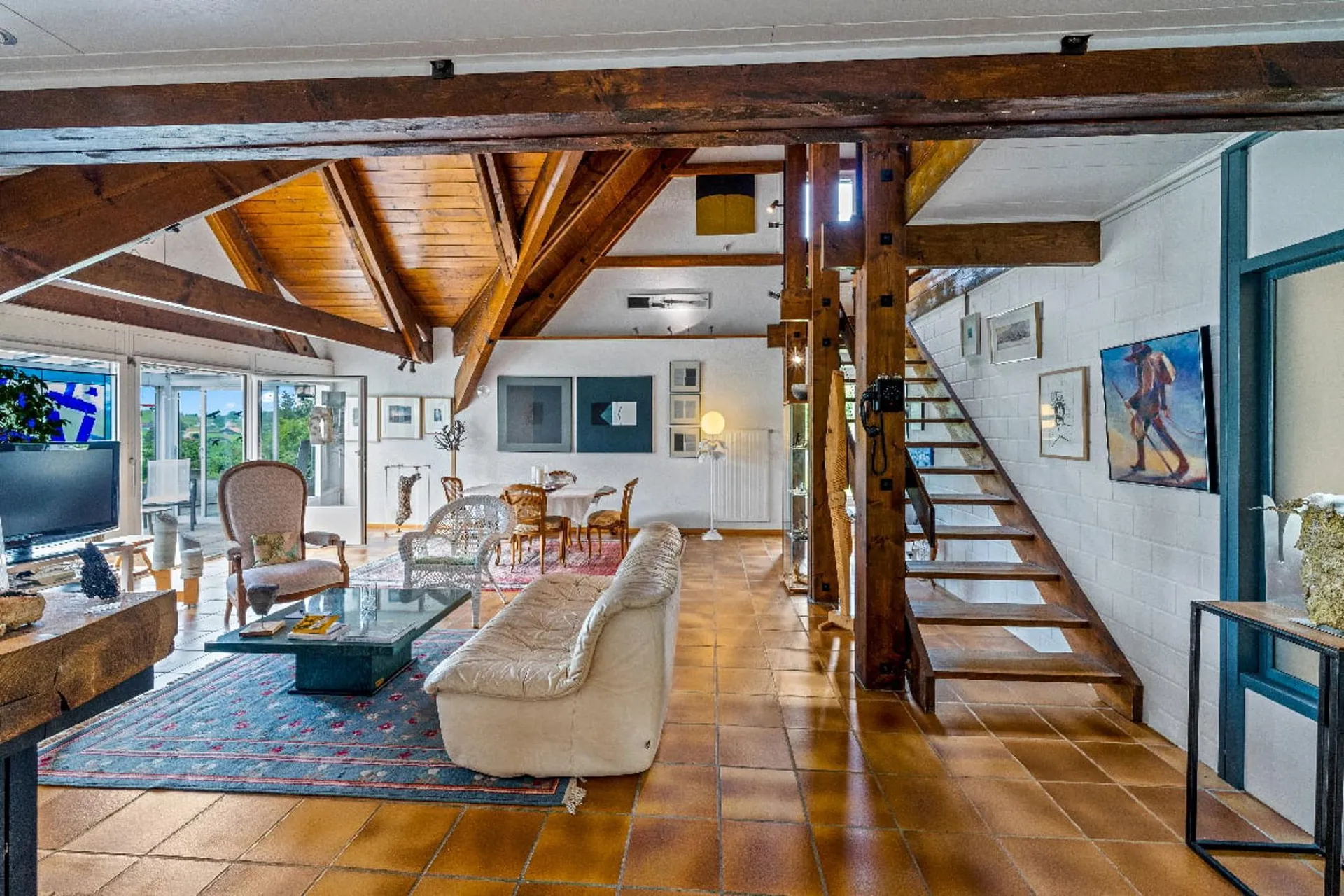 Grande maison individuelle en pleine nature