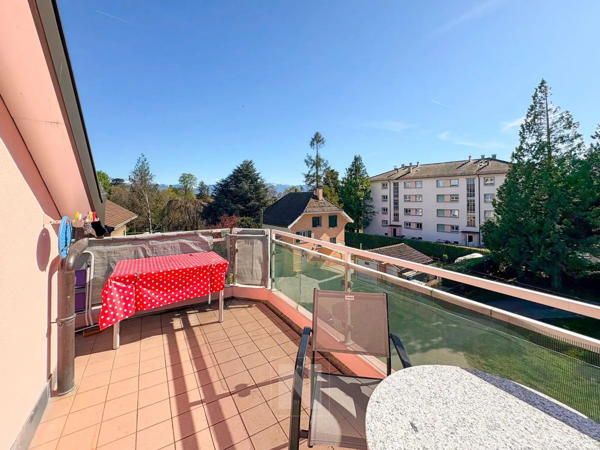 Appartement au centre ville, envi. 124 m2, avec une très belle vue !