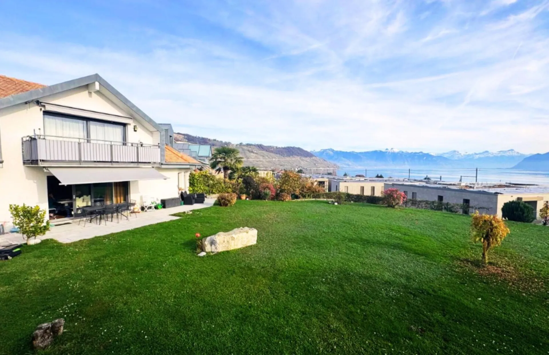 En exclusivité - Viager occupé sans rente – Superbe 4 pièces avec jardin et vue sur le lac