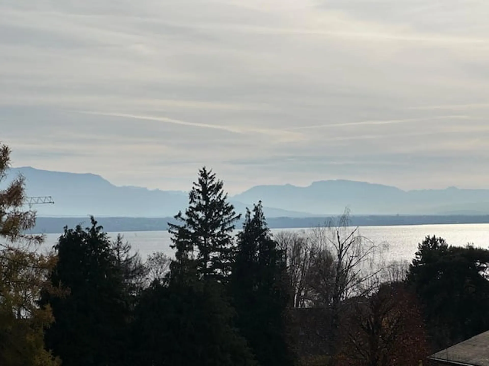 LOFT d’environ 162 m² en attique, offrant une vue exceptionnelle sur le lac et les Alpes