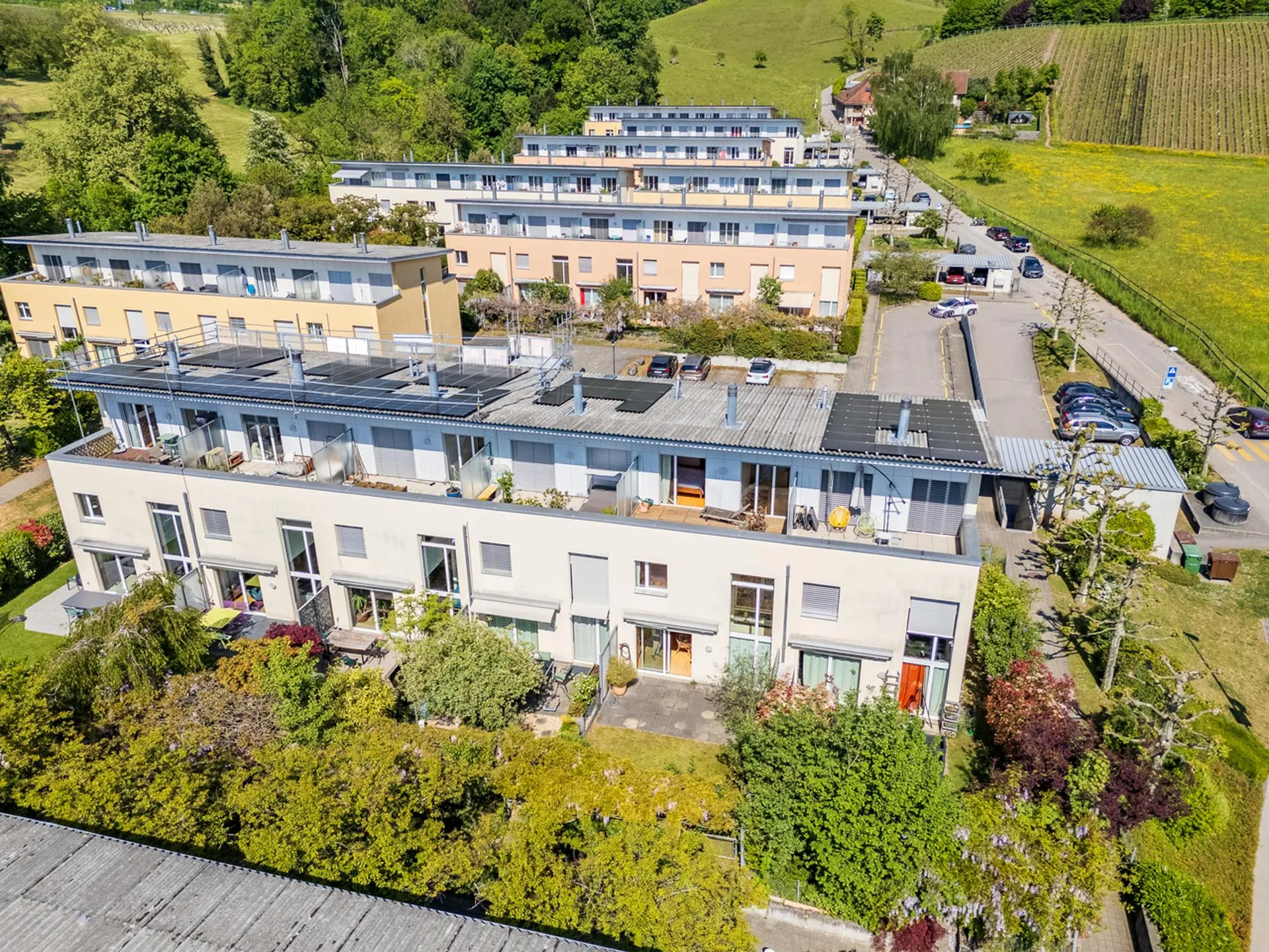 Maison mitoyenne spacieuse avec échappée sur le lac