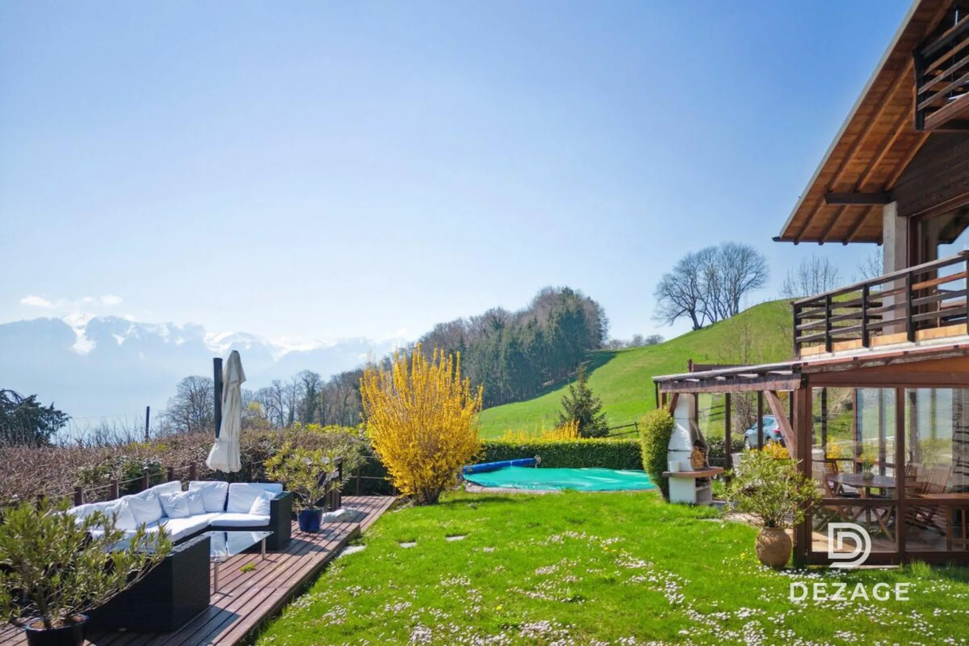 À 9 min de Vevey : Propriété rare avec vue panoramique, jardin clos et piscine