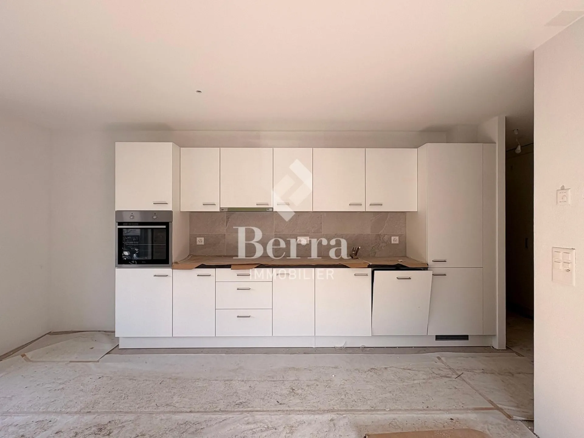 NEUF !!! appartement de 3.5 pièces ! DISPONIBLE DE SUITE
