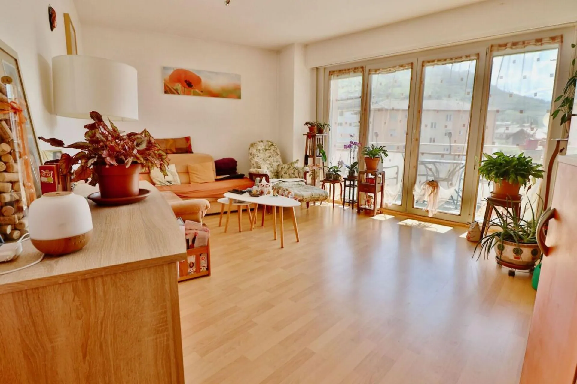 Appartement 2.5 pces rénové avec rendement immédiat