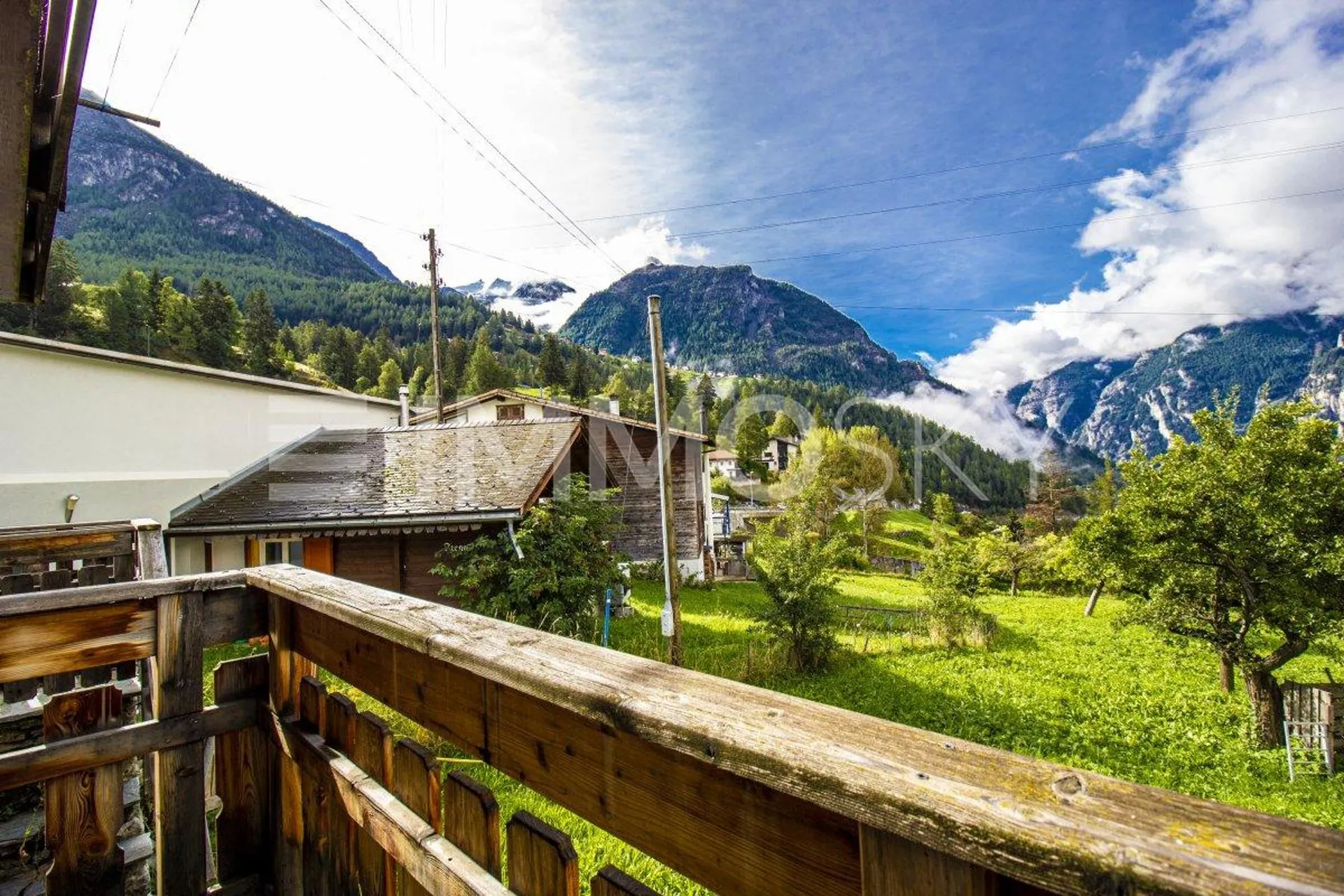 VIRTUAL TOUR :4,5-Zimmer-Wohnung in einem Zweifamilienhaus