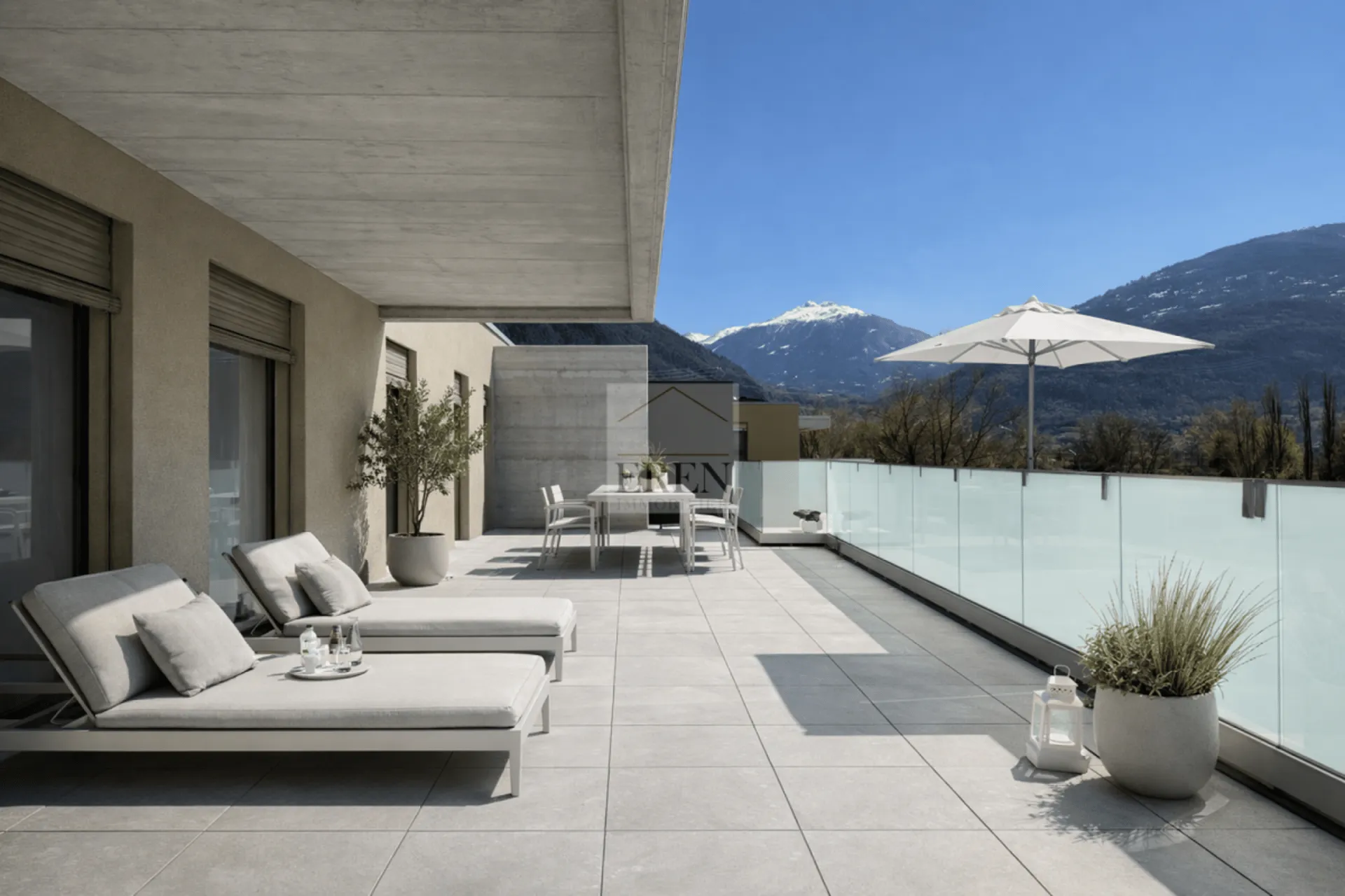 Spacieux attique 4,5 pièces avec terrasse panoramique de 68 m2