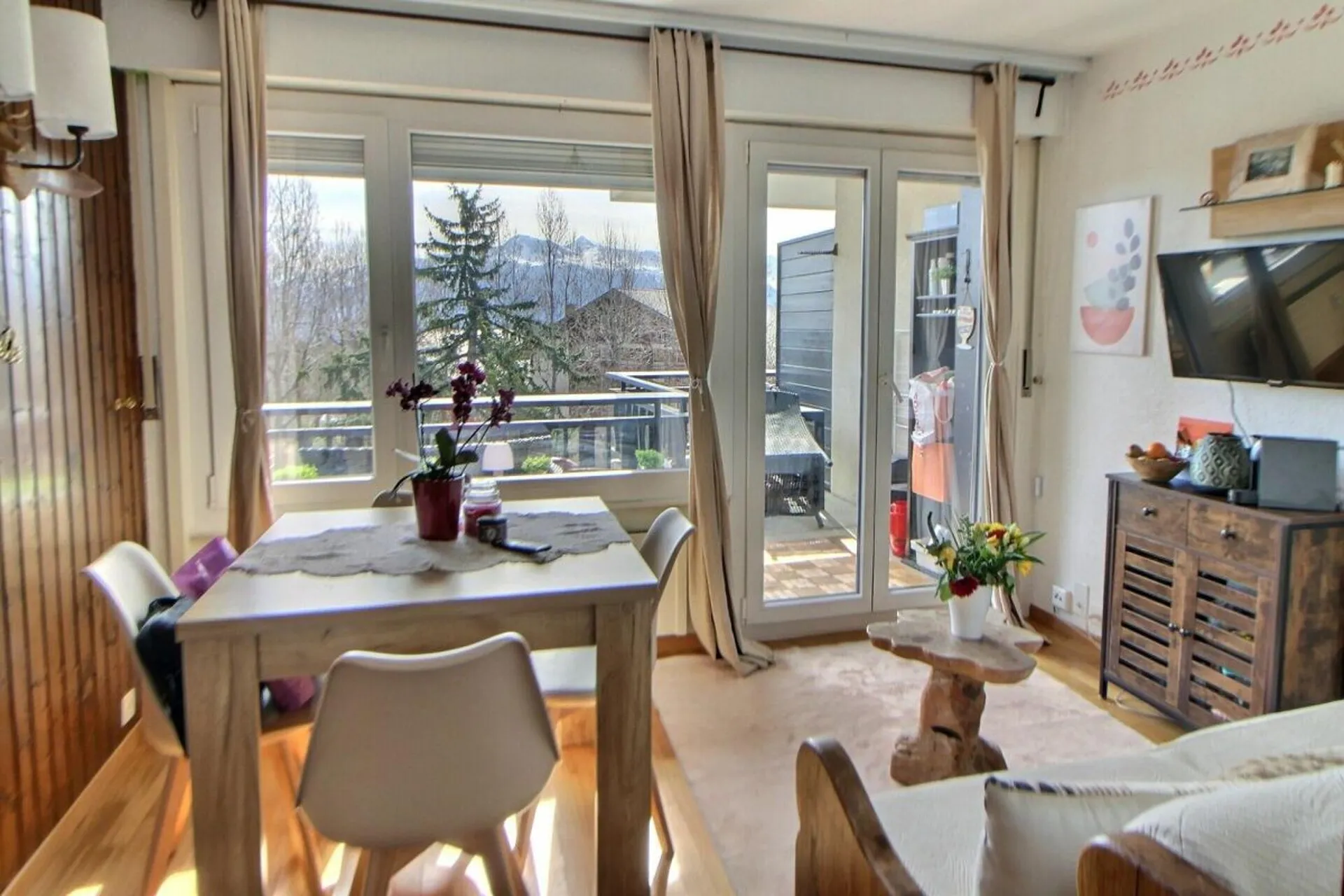 Charmant 2.5 pièces rénové avec balcon plein sud au coeur de Crans-Montana