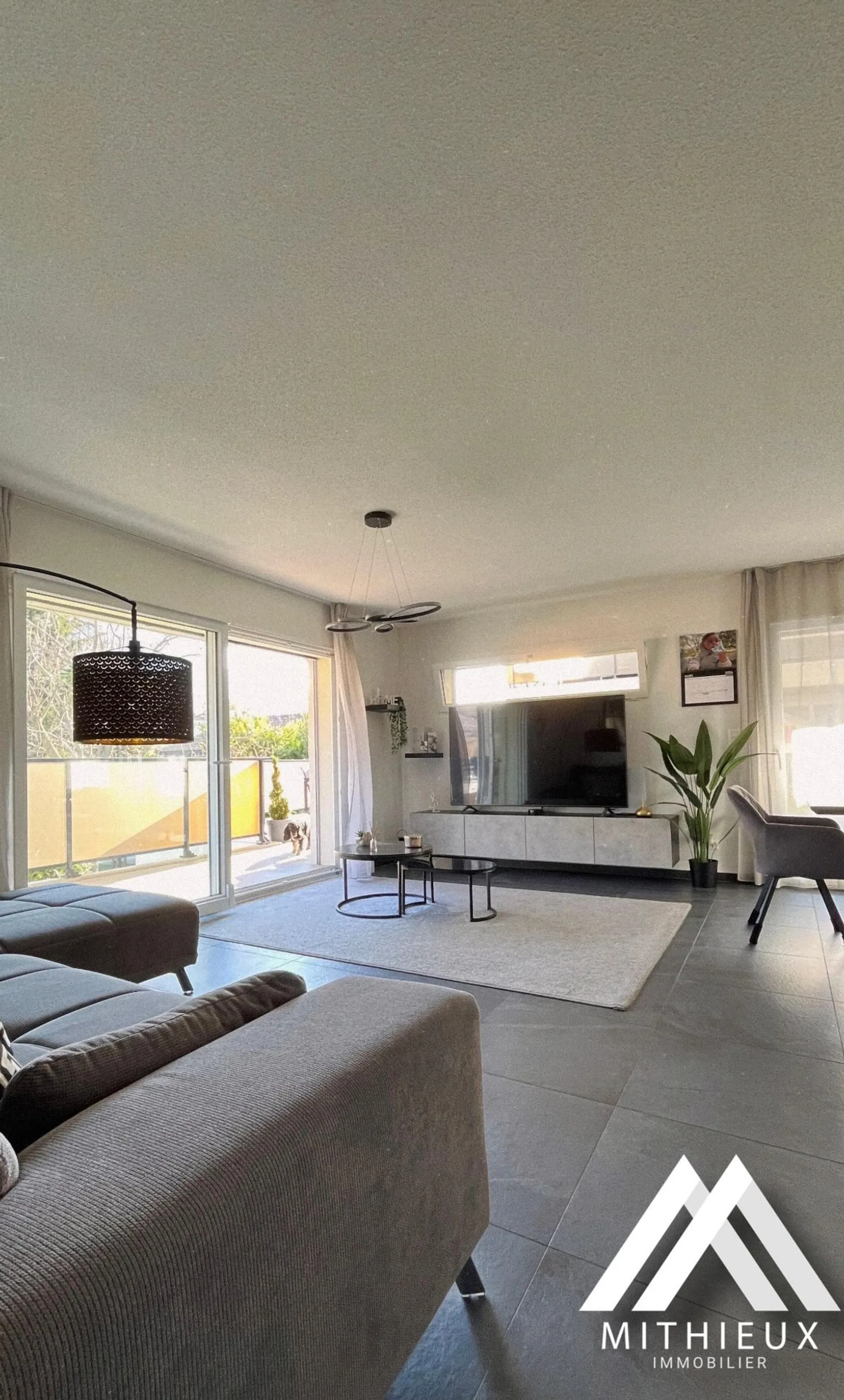 À vendre, appartement de standing de 3.5 pièces à Saxon