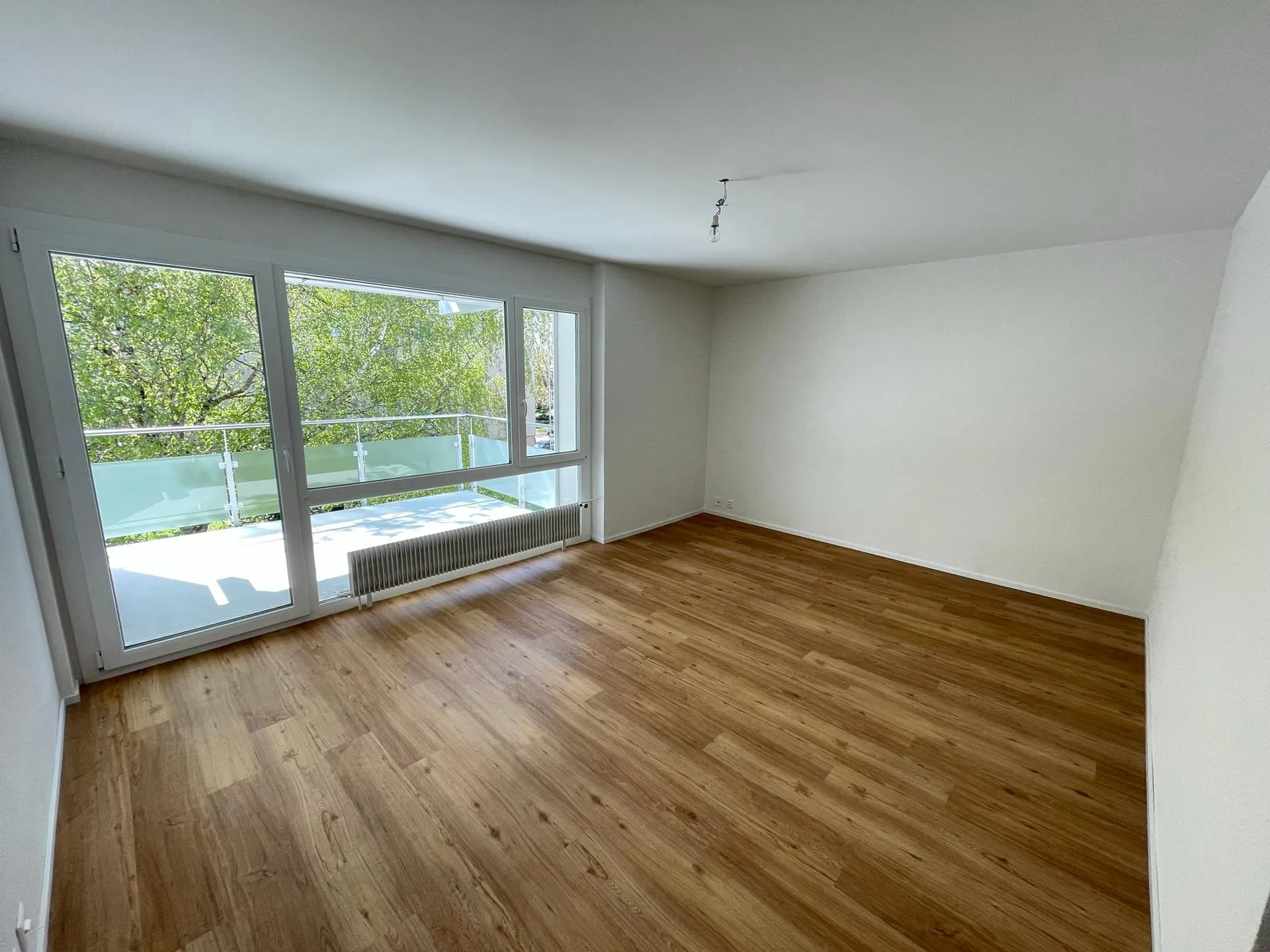 Appartement de 3 pièces joliment rénové et lumineux avec un grand b...
