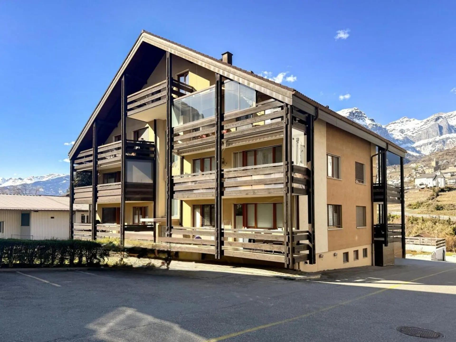 Exklusivität - Duplex im Attisch im Herzen von Susten