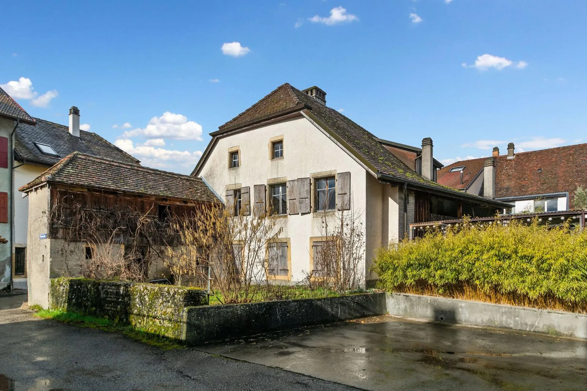 Maison villageoise à rénover au coeur de Bevaix