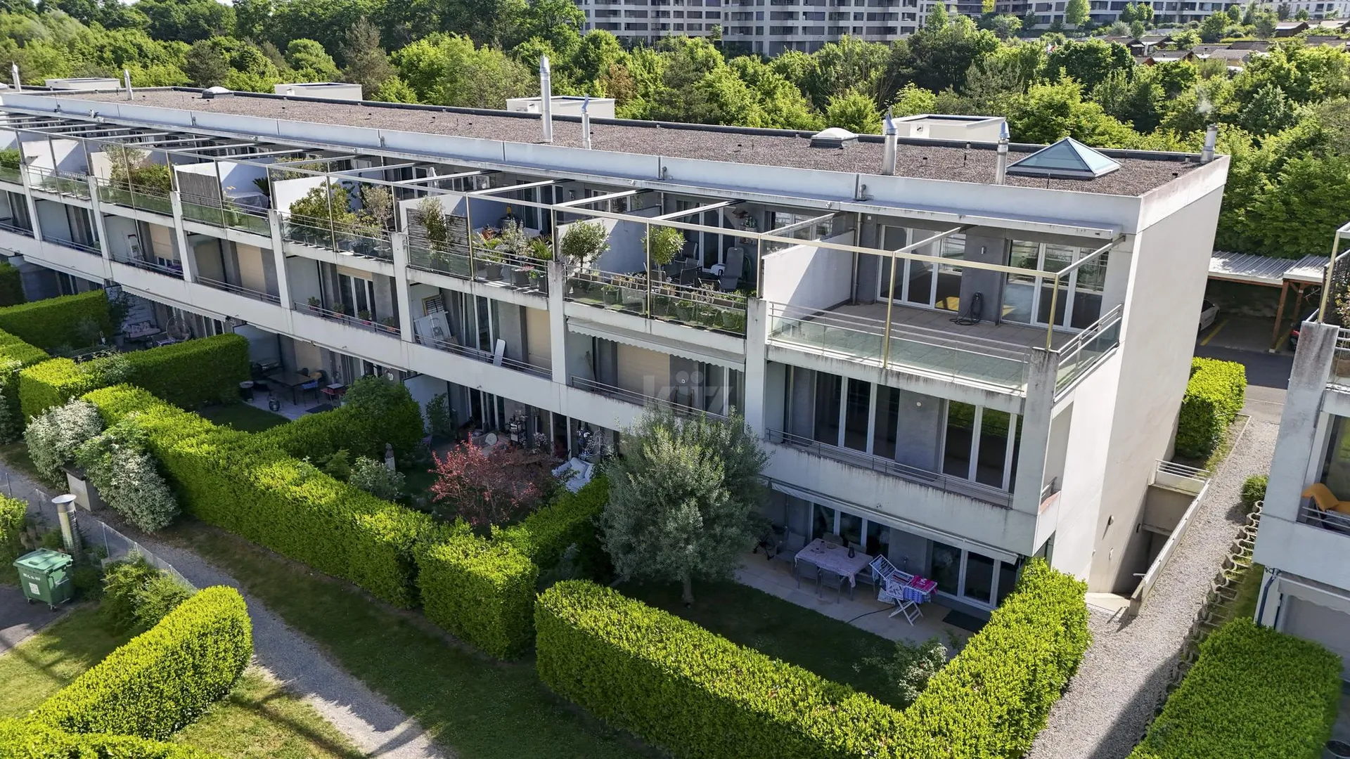 Superbe duplex en attique avec balcon et grande terrasse