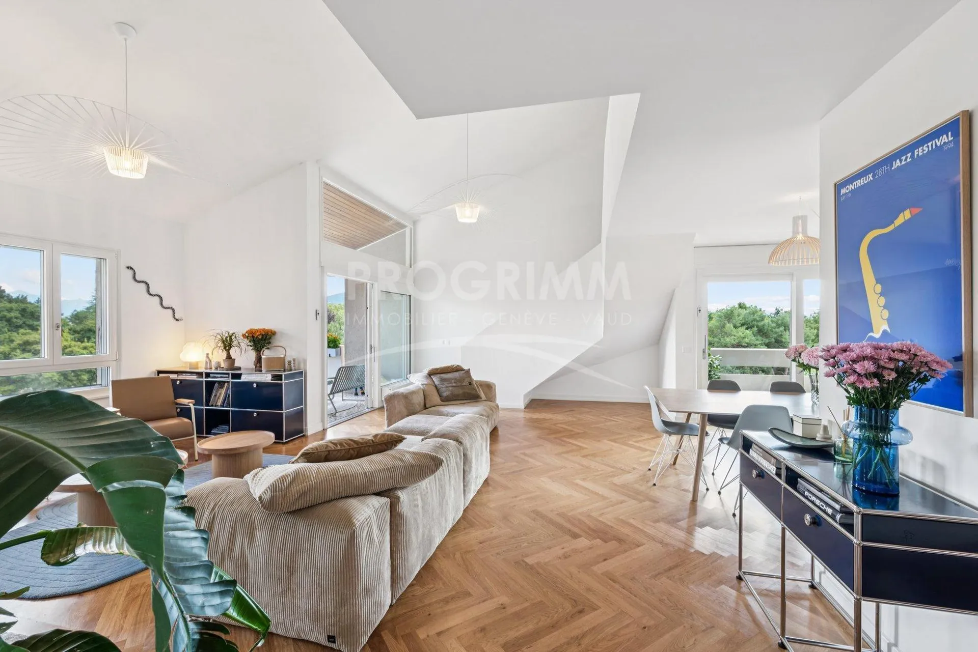 Magnifique appartement de 4 chambres + 1 bureau - 3 parkings - Ascenseur