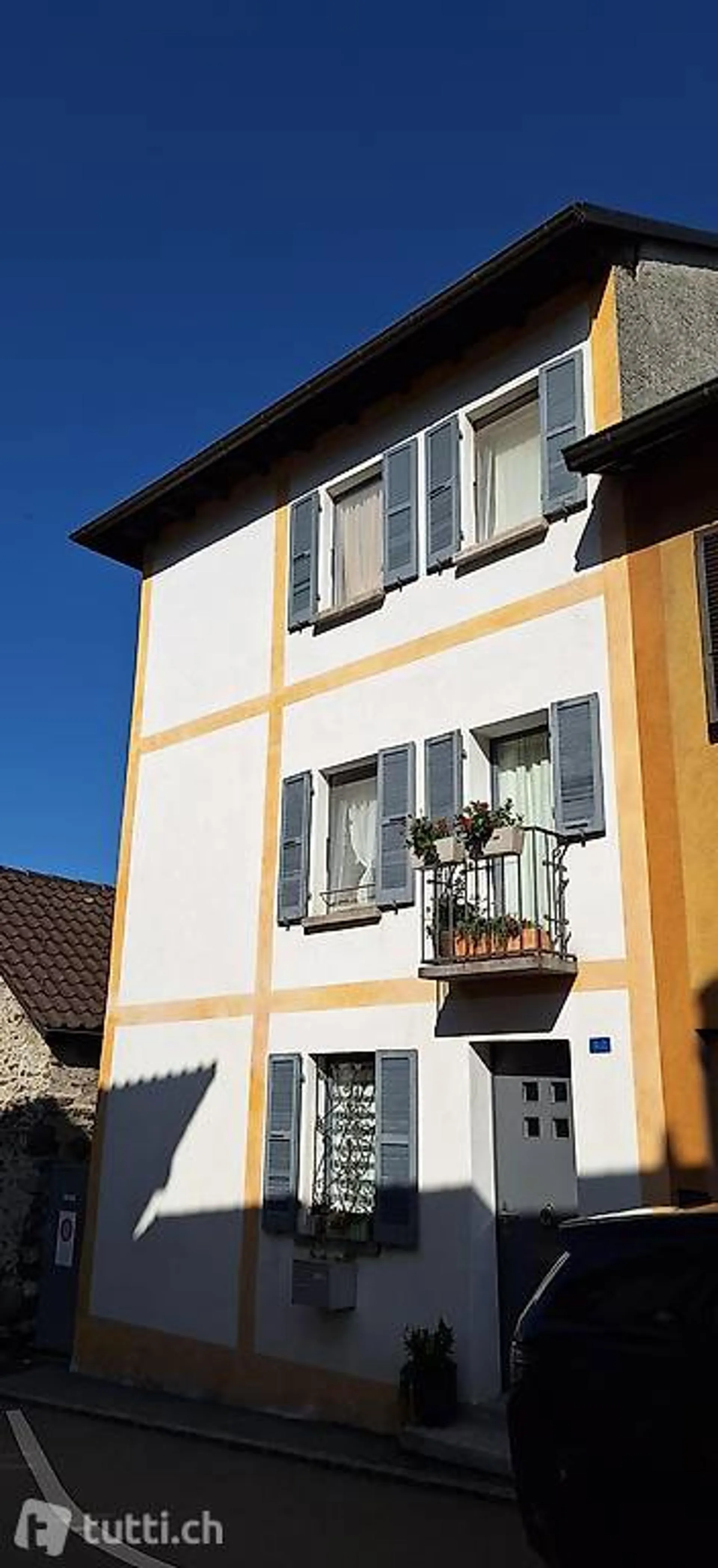 Quartino - affittasi casa unifamiliare con giardino in zona tranquilla