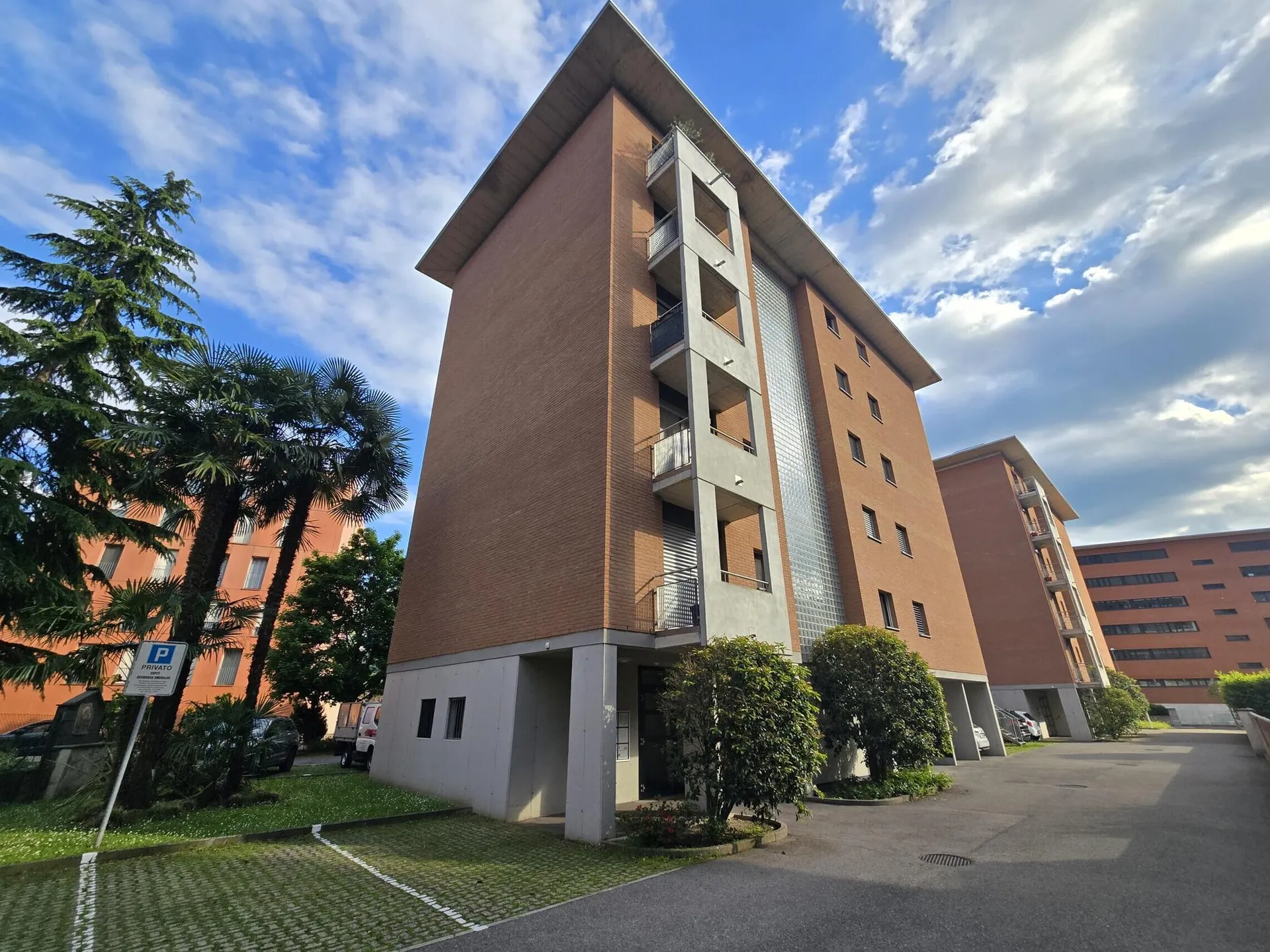 SPAZIOSO E MODERNO 4.5 LOCALI CON 2 TERRAZZE AD AGNO