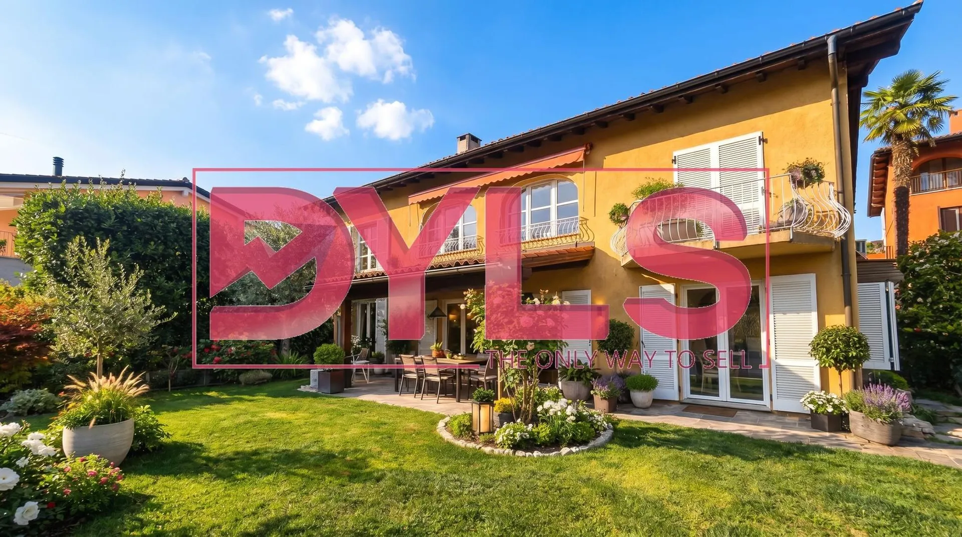 SPACIOUS TWO-FAMILY HOME IN COLLINA DâORO