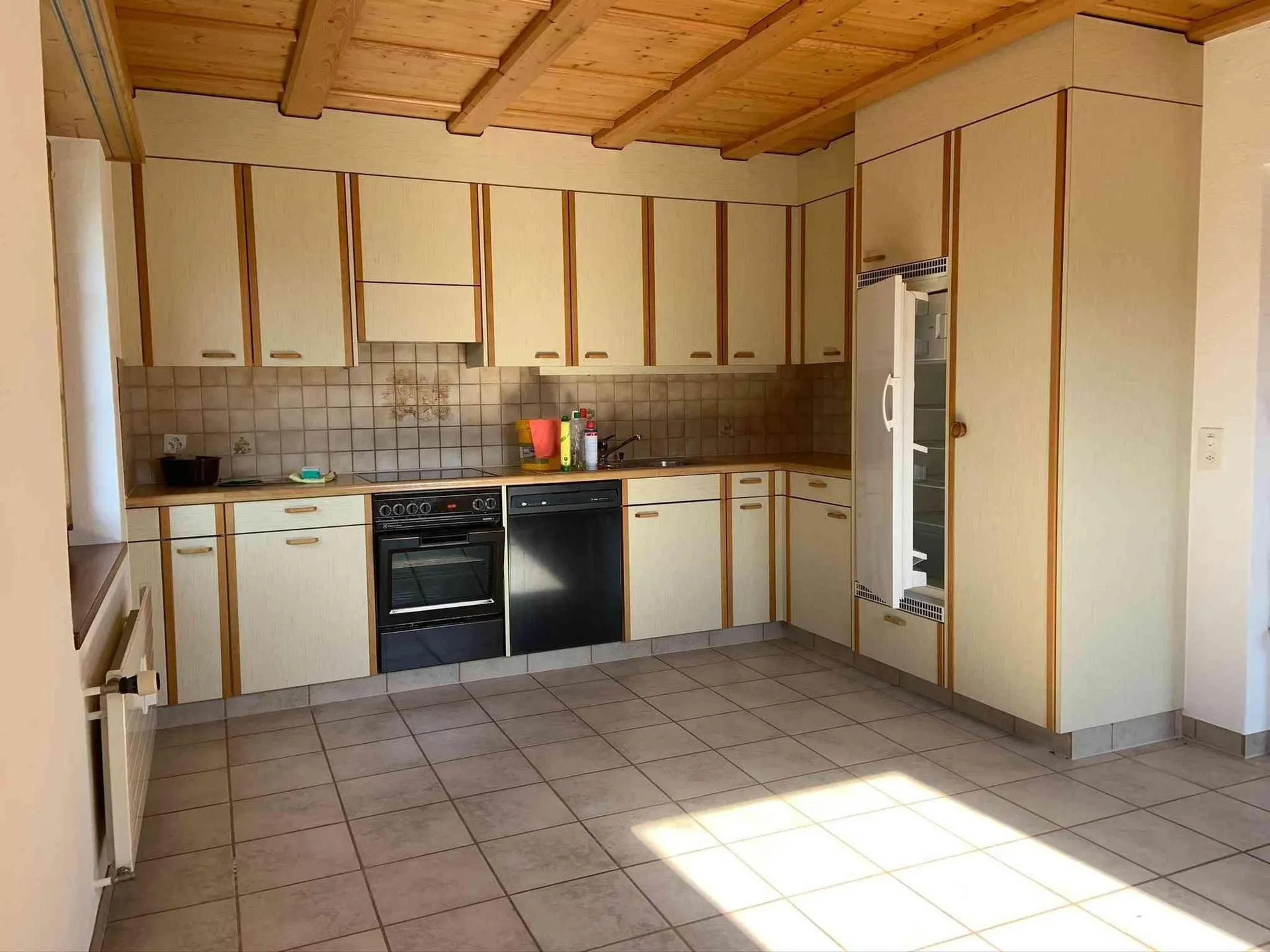 Grosszügige 5½-Zimmer-Dachwohnung mit Balkon und Cheminée