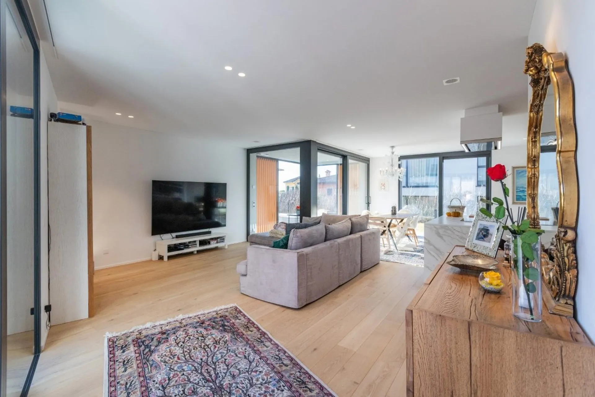 Splendido appartamento duplex di 4.5 locali di recente costruzione a Comano