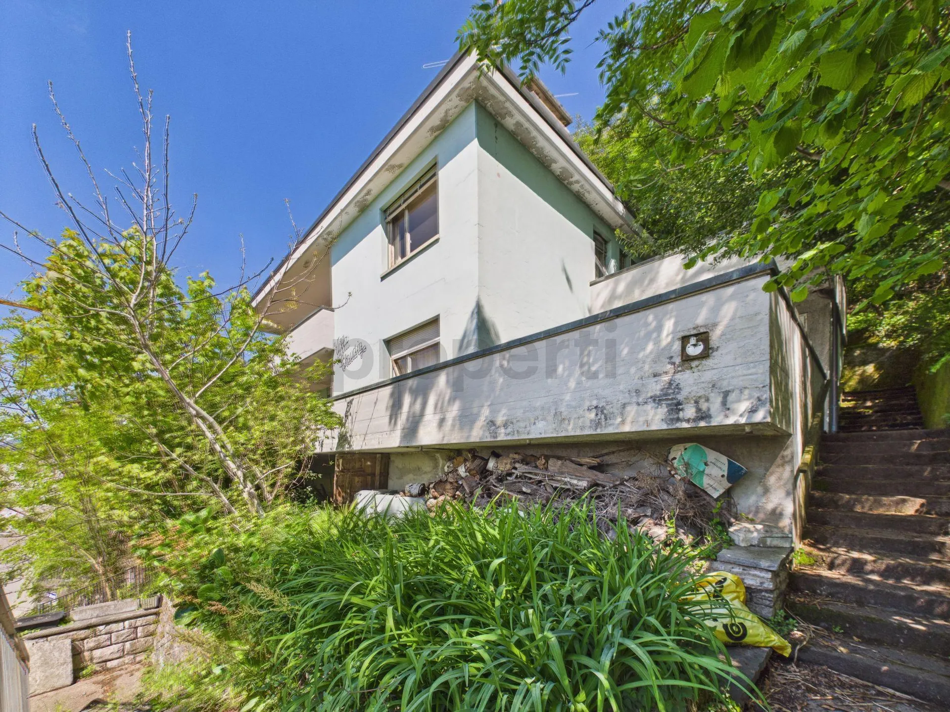 Spaziosa villa 9 locali vista lago, Viganello (o investimento per costruttori, si veda descrizione)