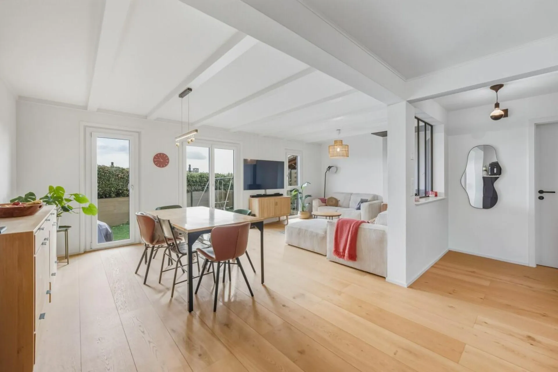 Villa mitoyenne entièrement rénovée à Orbe