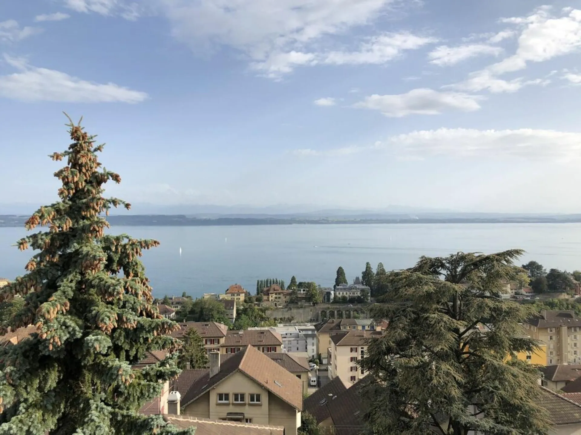 Bel appartement lumineux de 4 pièces avec vue sur le lac - Alpes 84, Neuchâtel