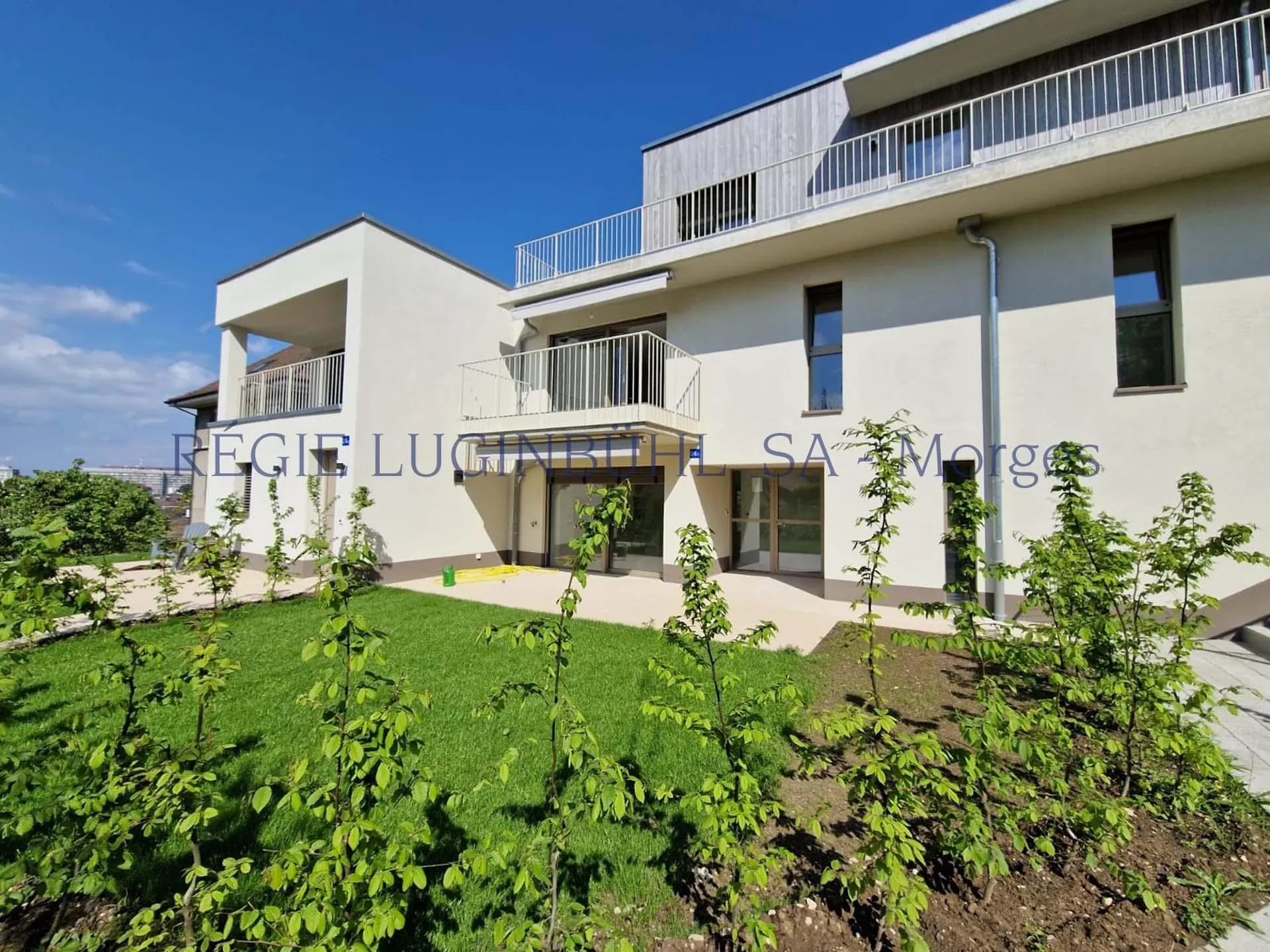 Bel appartement de 3.5 pièces d'env. 87m2 situé au 1er étage d'un nouvel immeuble