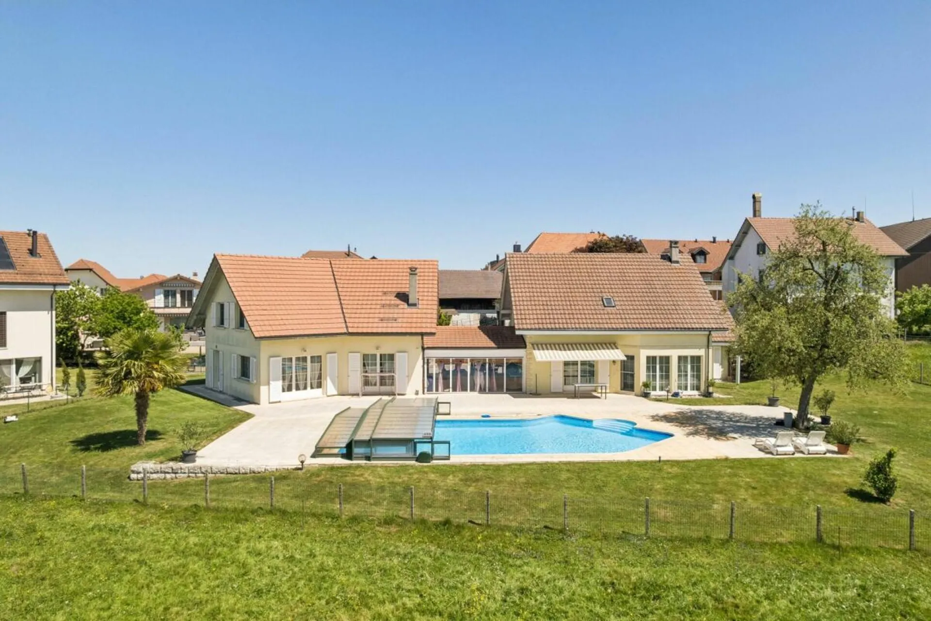 Suchy - Magnifique villa semi-individuelle de 5.5 pièces