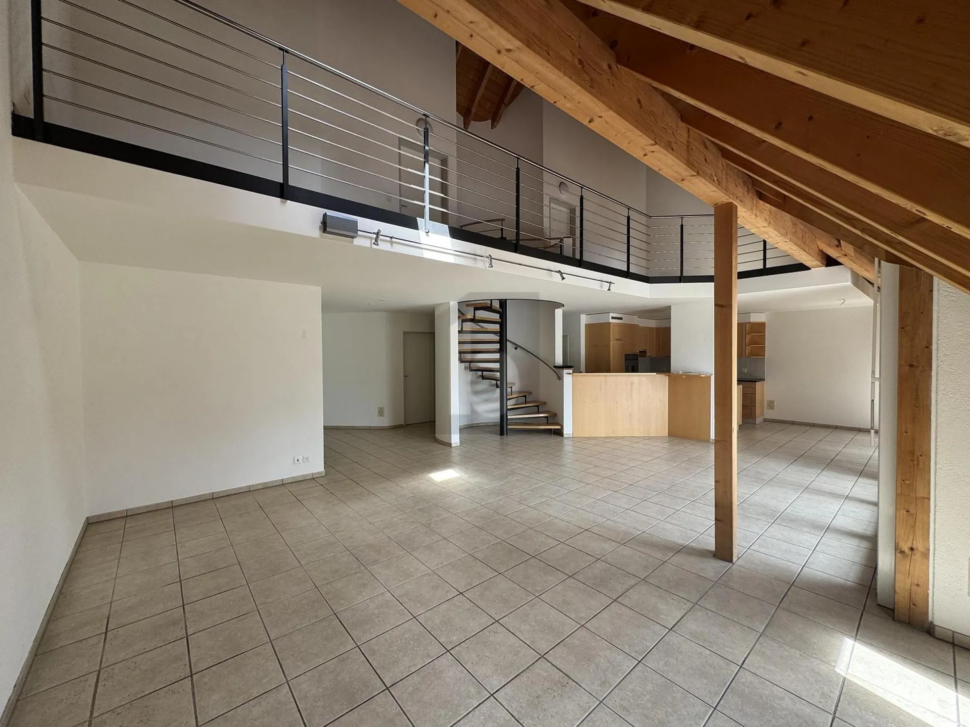 GALERIE & KOMFORT AUF ZWEI EBENEN