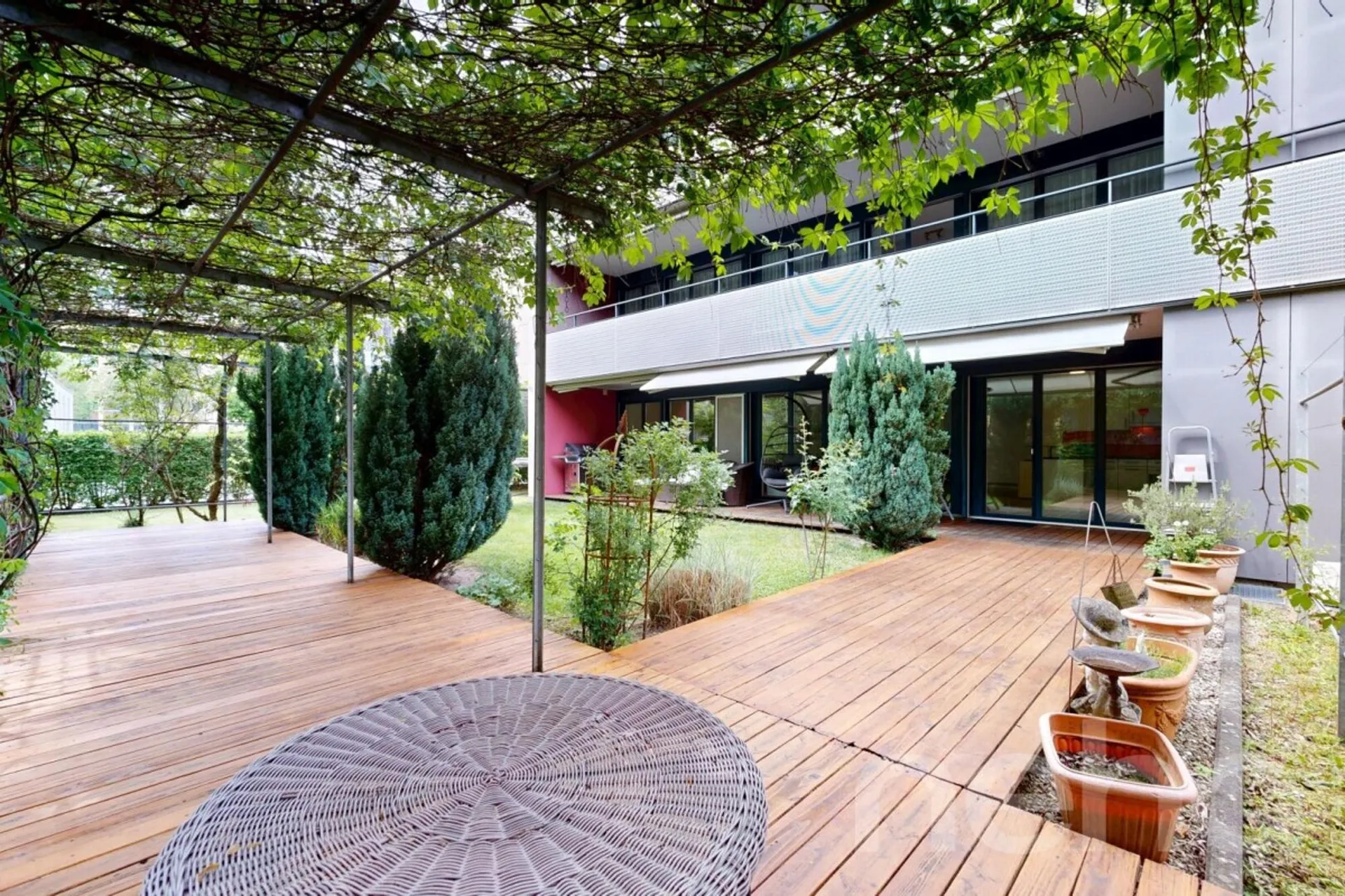 4.5-Zimmer-Gartenwohnung mit grosszügigem Aussenbereich