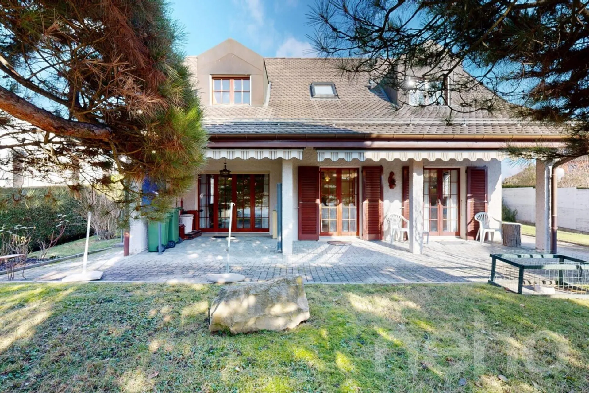 Maison 5.5pces avec vue Alpes, projet de rénovation complet disponible